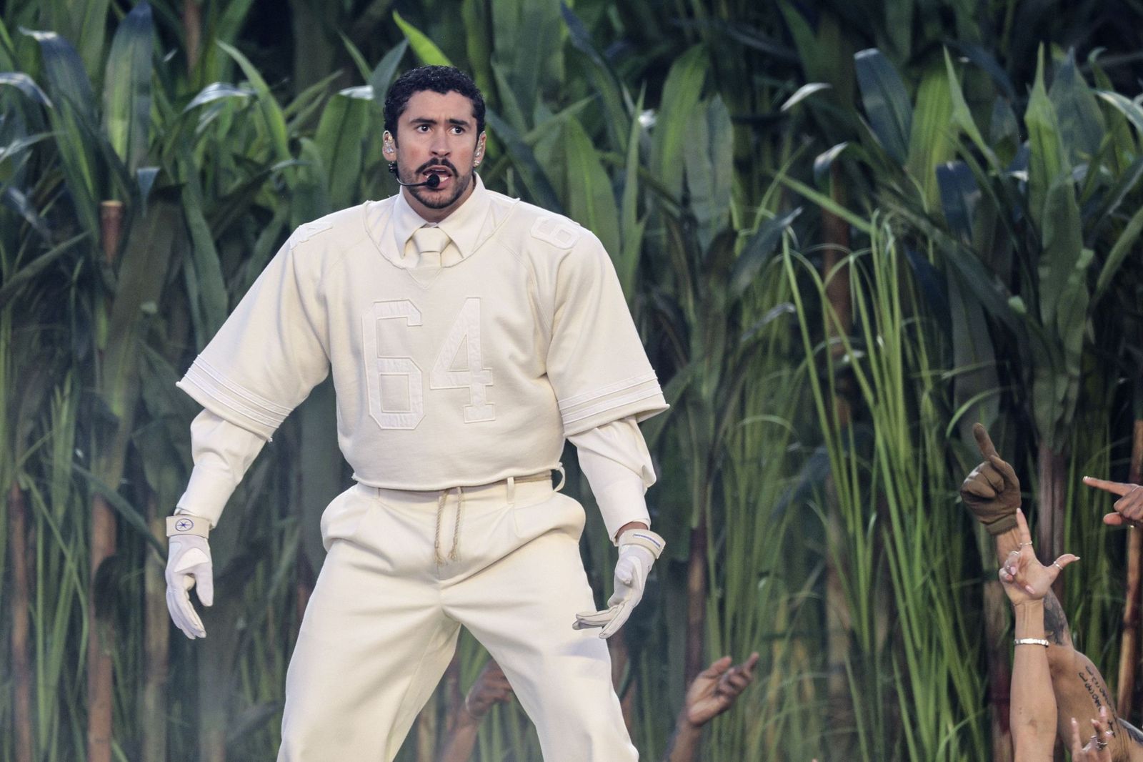 Las mejores fotos de la Super Bowl con la actuación de Bad Bunny