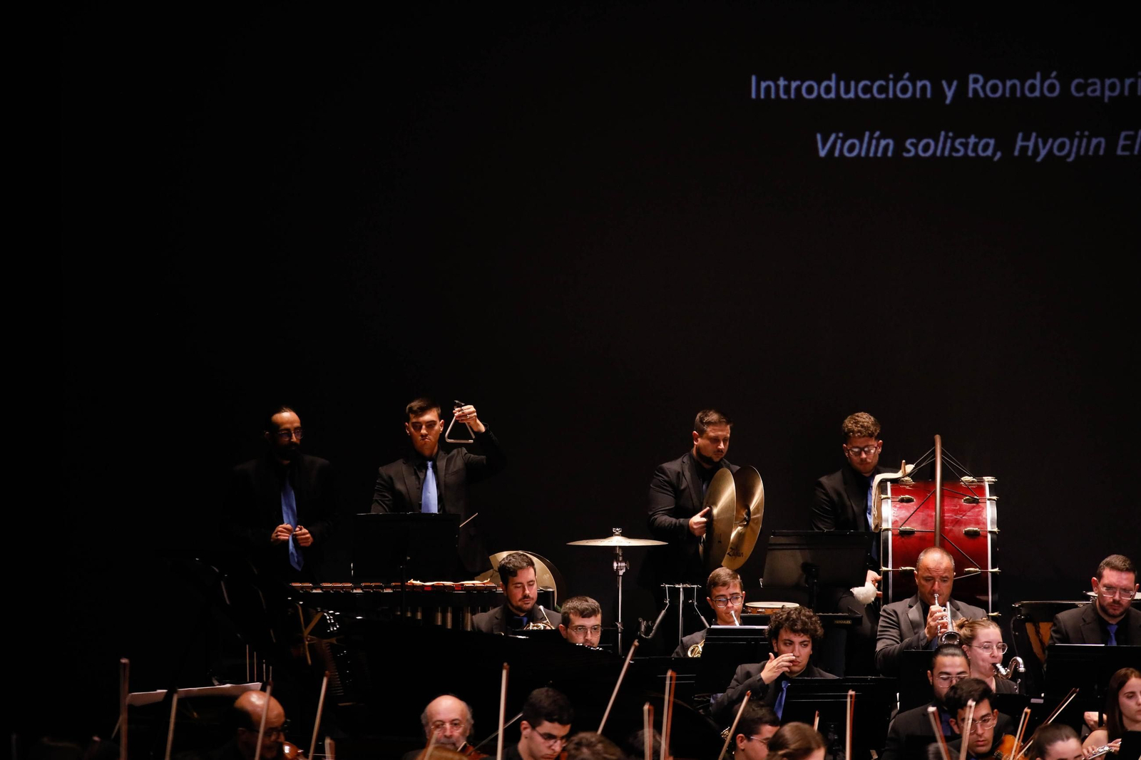 El concierto de la Orquesta de la UAL en el Auditorio Maestro Padilla, en imágenes