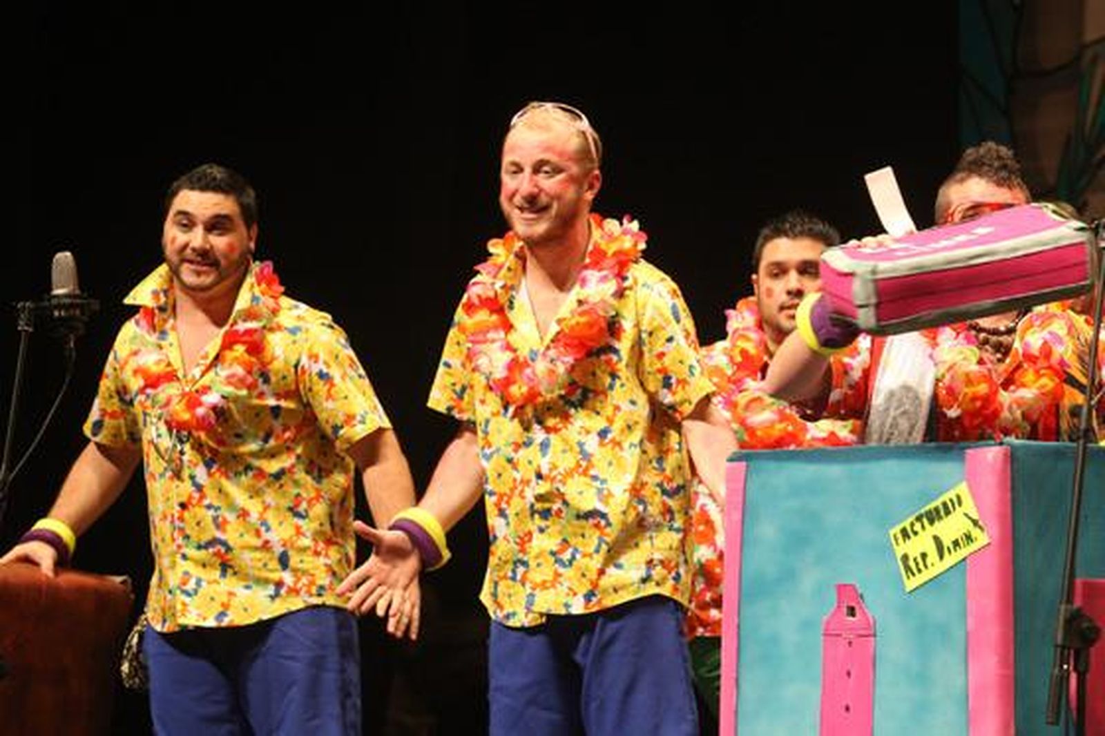 Chirigota de La Línea 'Los pulseritas'./Fotos:Paco Guerrero

Foto: Paco Guerrero