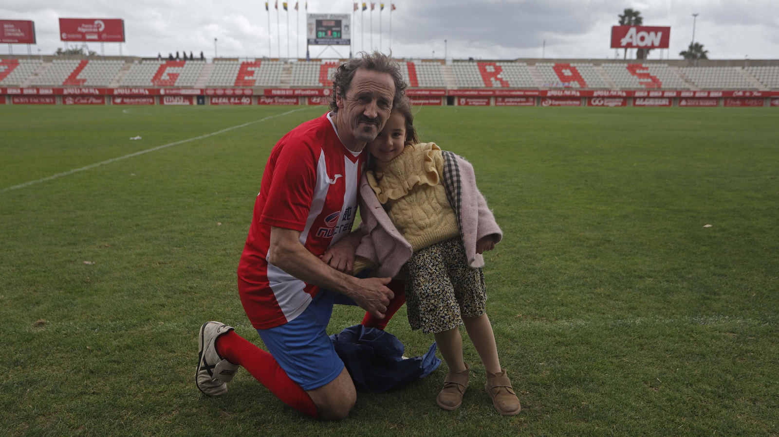 La mejores fotos del Algeciras - Real Madrid veteranos