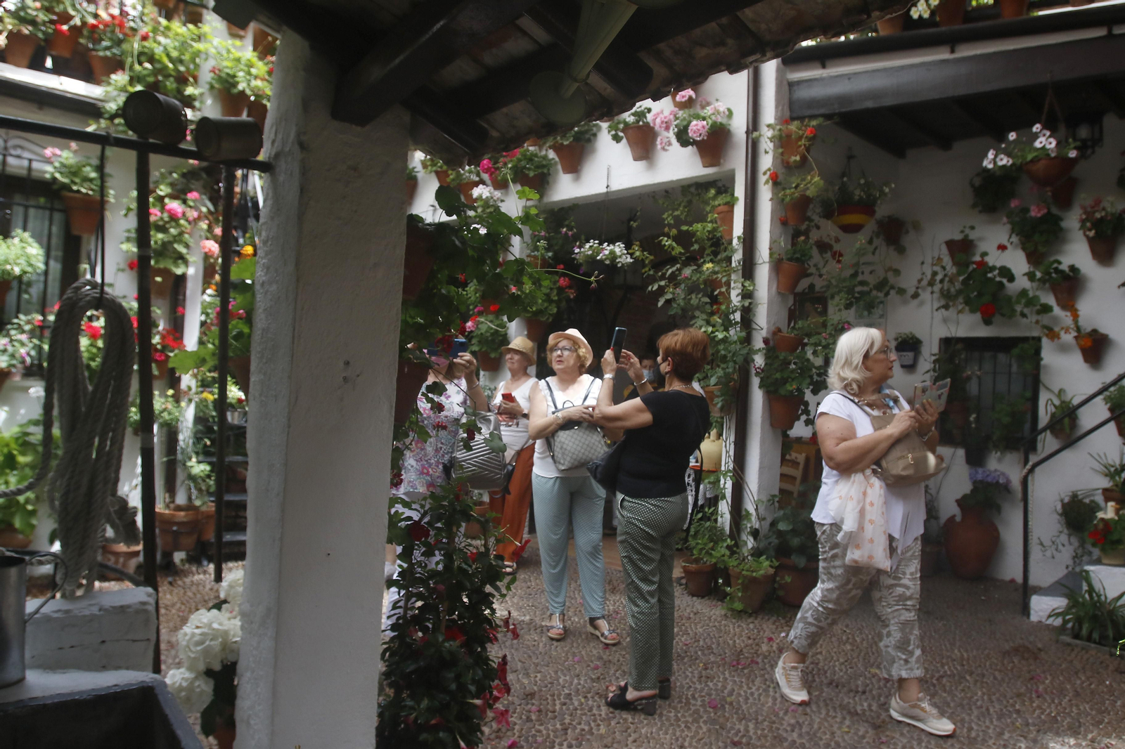 Un sábado de bulla en los Patios de Córdoba, en fotografías