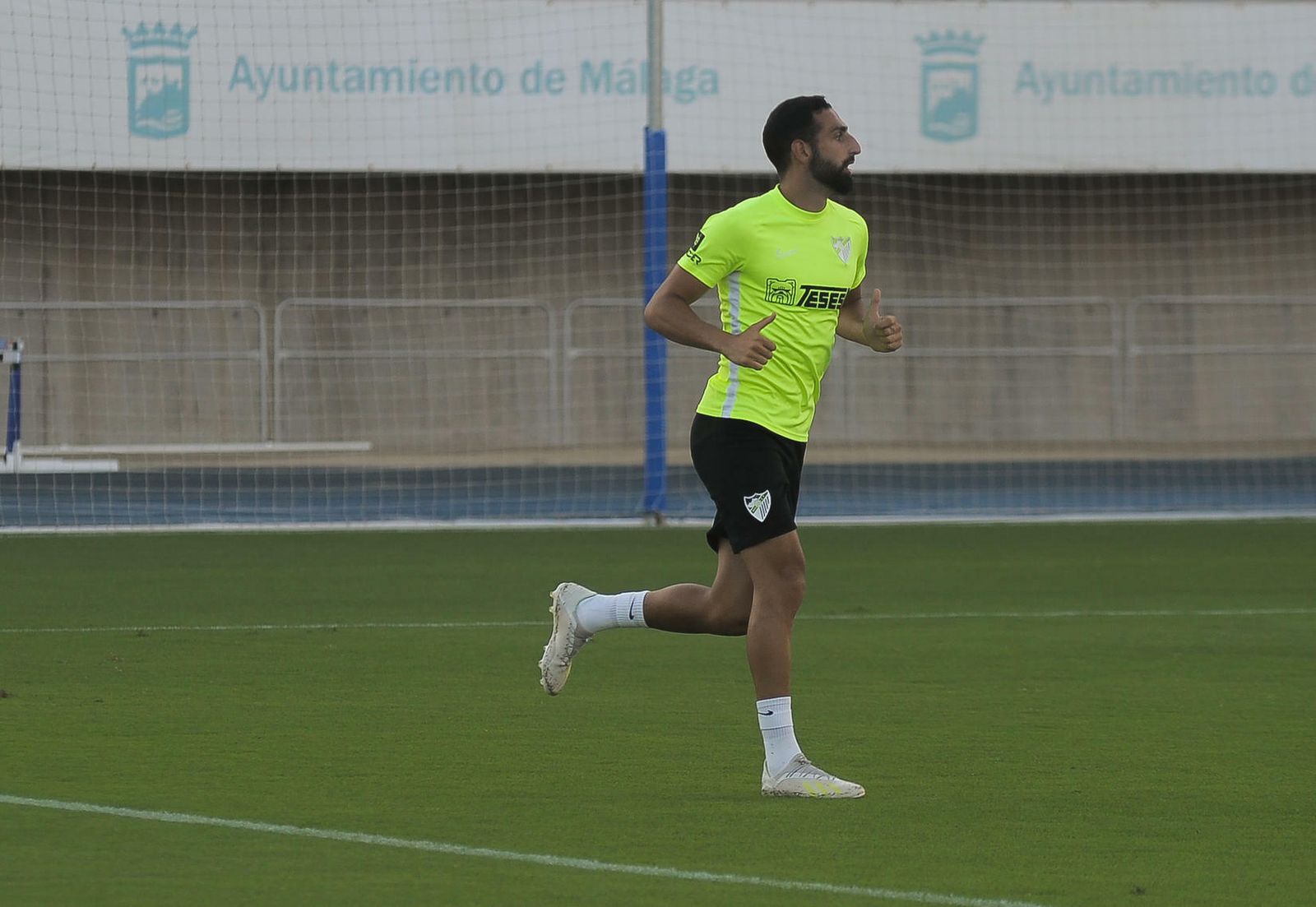 Las fotos del entrenamiento del Málaga CF tras la tormenta