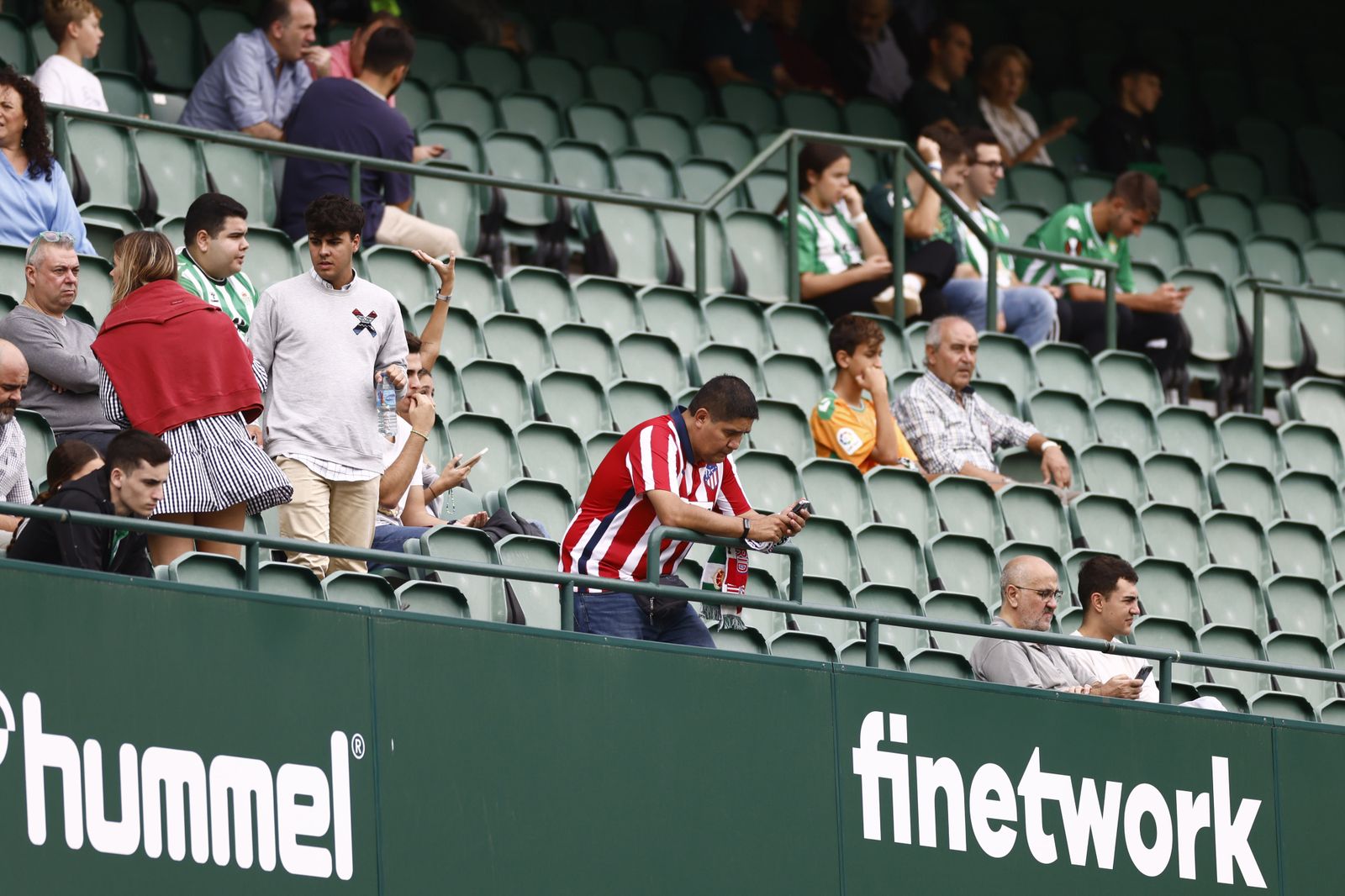 Búscate en las fotos del Betis-Atlético de Madrid