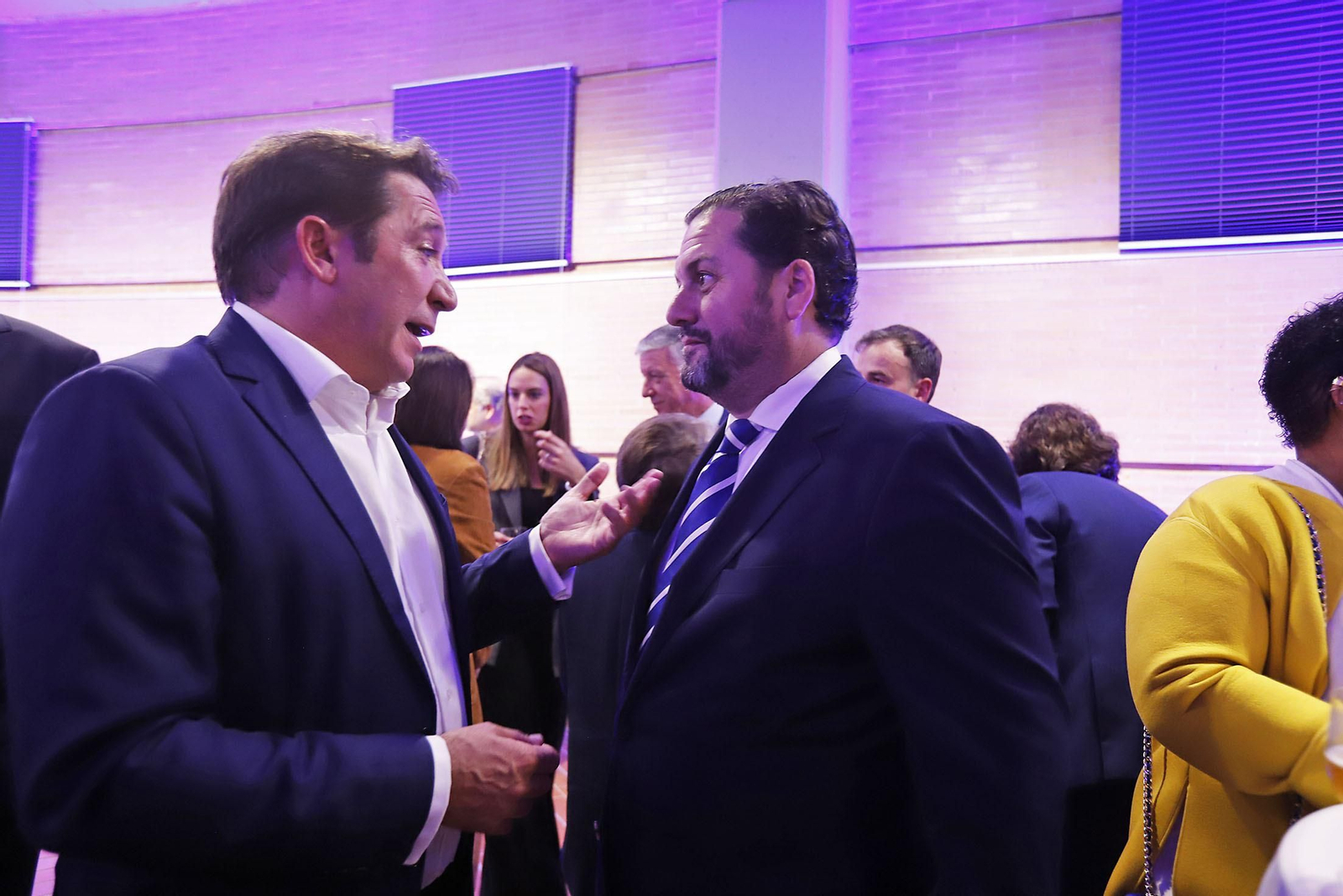 Imágenes de la recepción a los invitados a la gala del 40 aniversario de Huelva Información