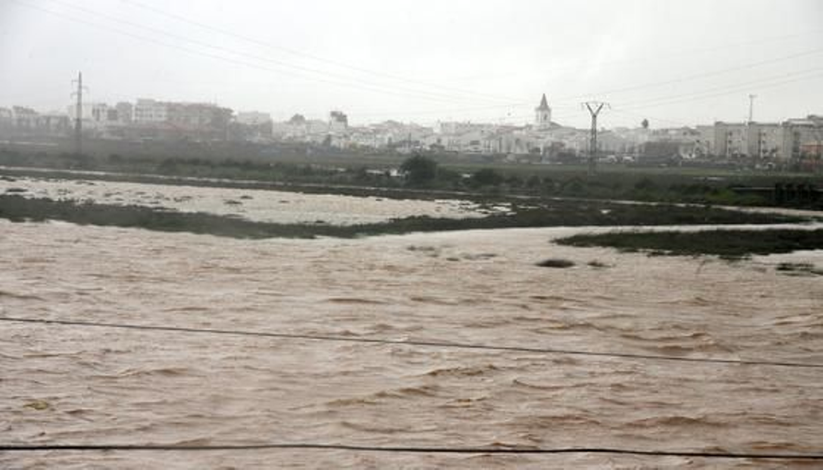 Caudal del río Tinto a su paso por San Juan del Puerto.

Foto: Espínola