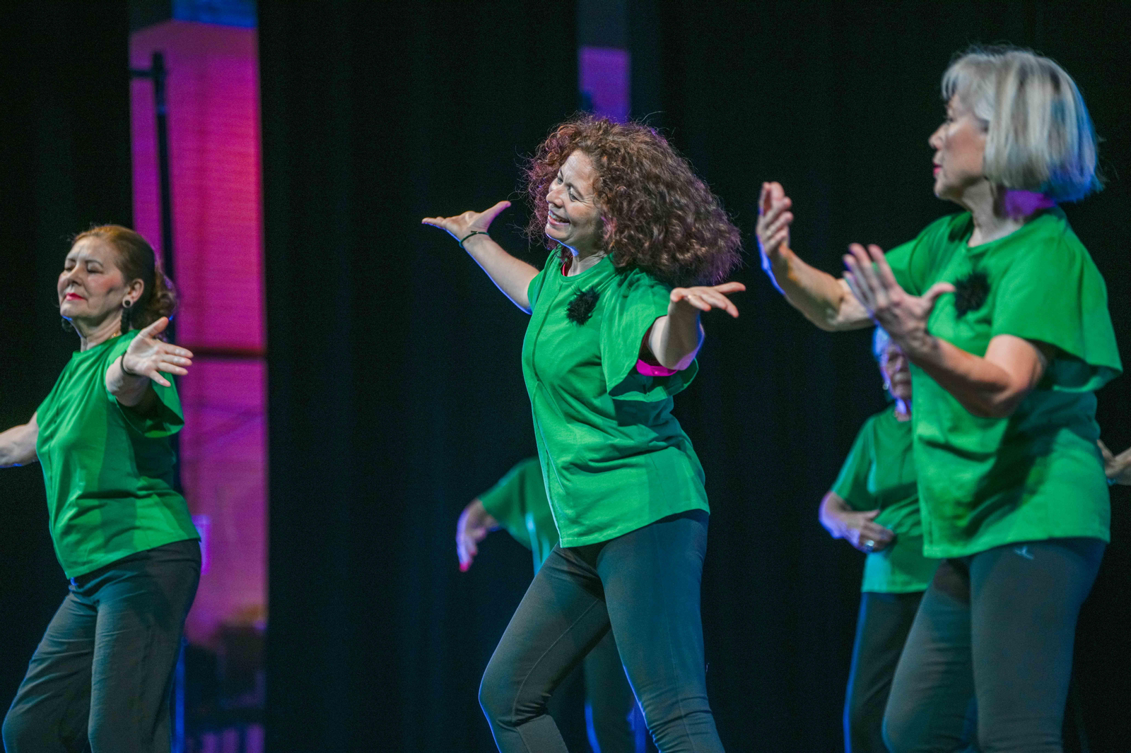 Imágenes de la gala de clausura de los talleres de mayores de Almería