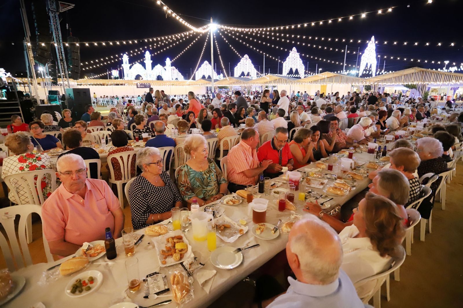 Imágenes de los "Abuelos de las Colombinas 2019" y del ambiente en el recinto