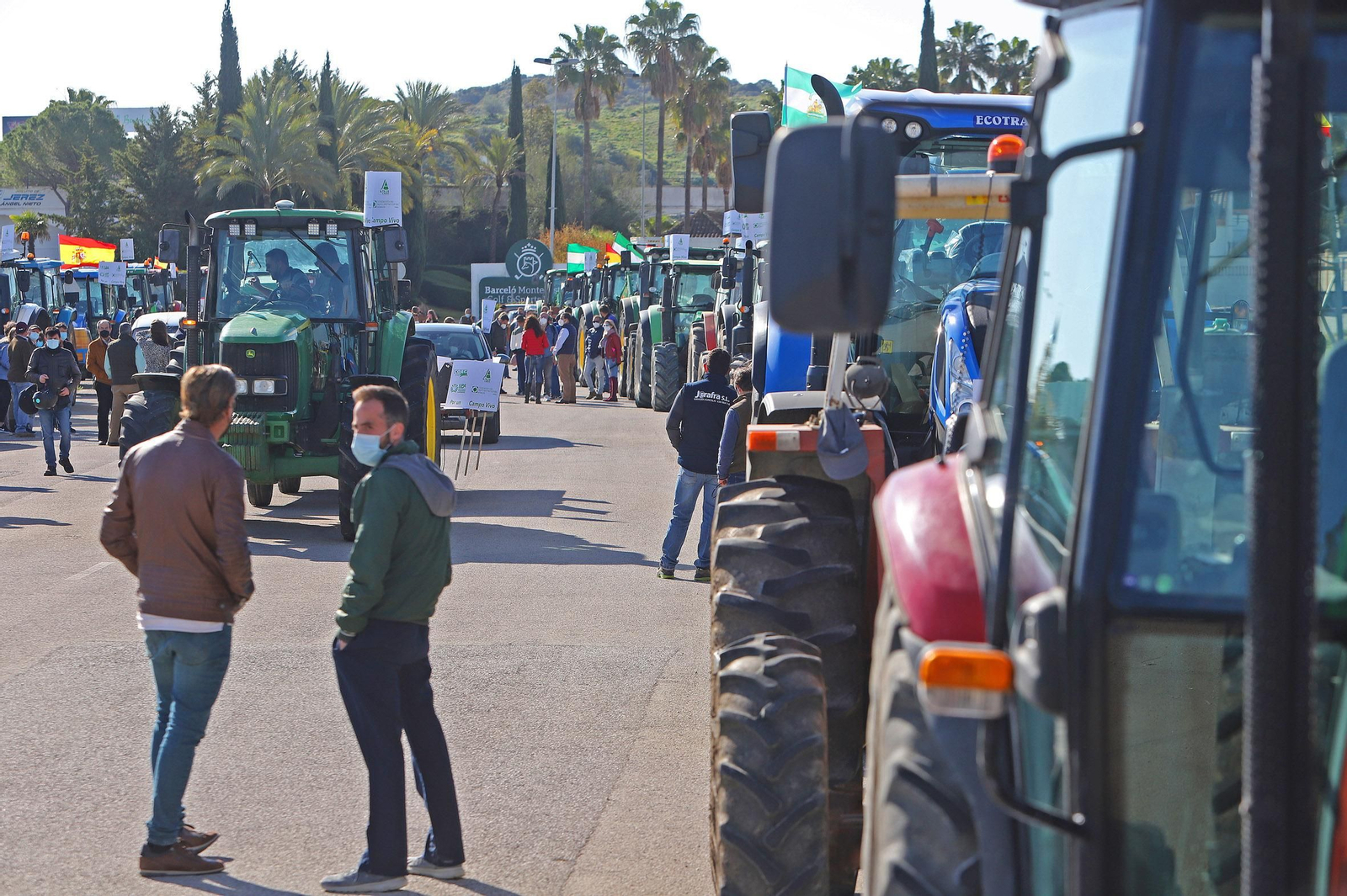 Tractorada de agricultores contra la PAC