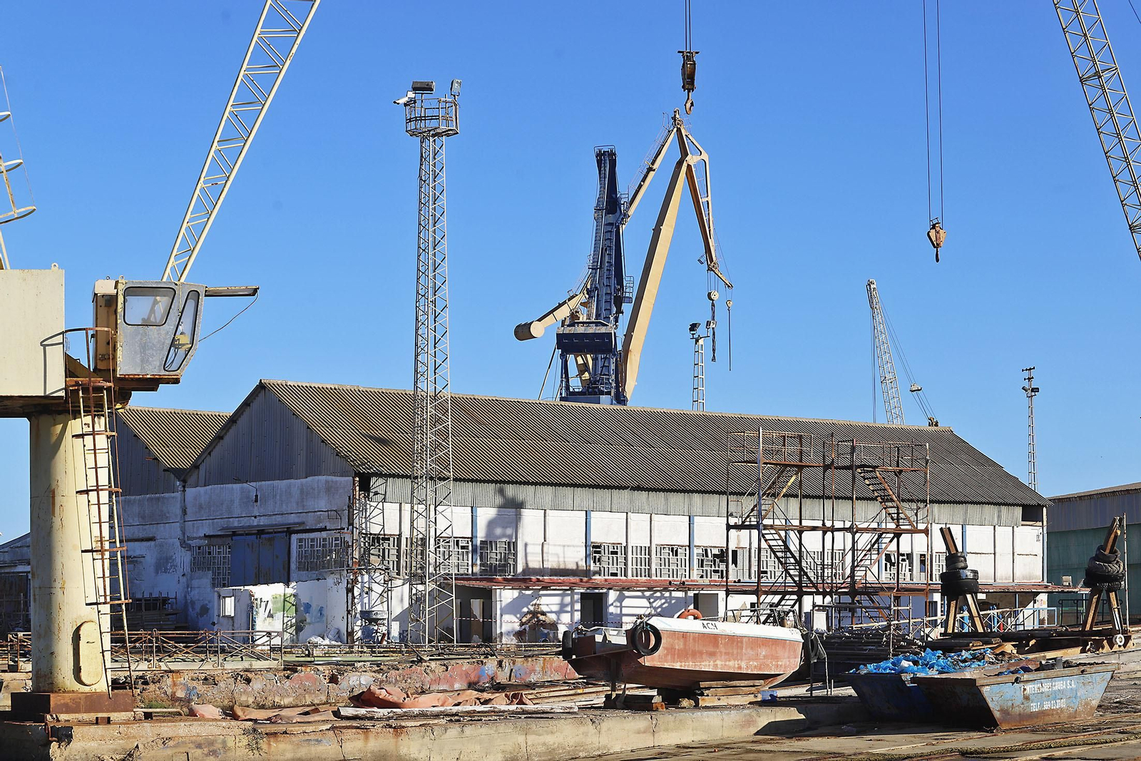 Imágenes de la visita a las instalaciones de Nuevo Astillero de Huelva.