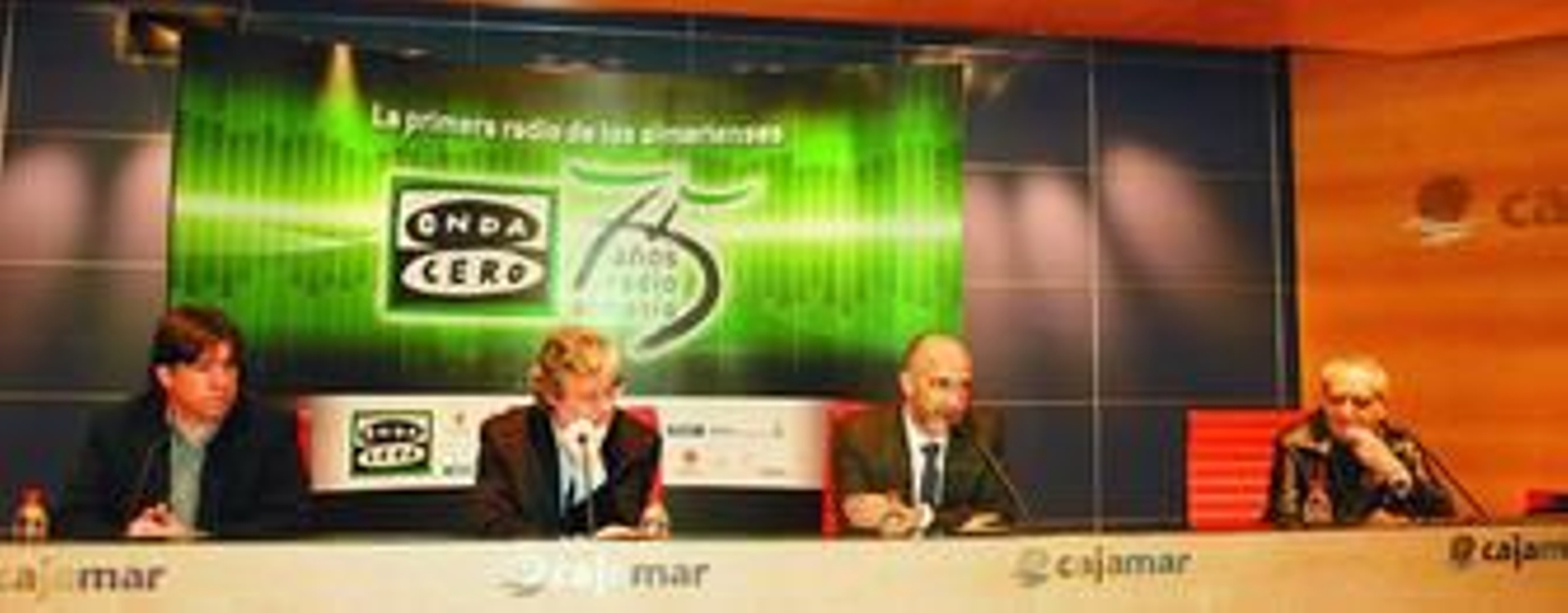 Juan Antonio Manzano, Javier Ares, Francisco Espinar y Diego García, durante la presentación de la conferencia del periodista vallisoletano.