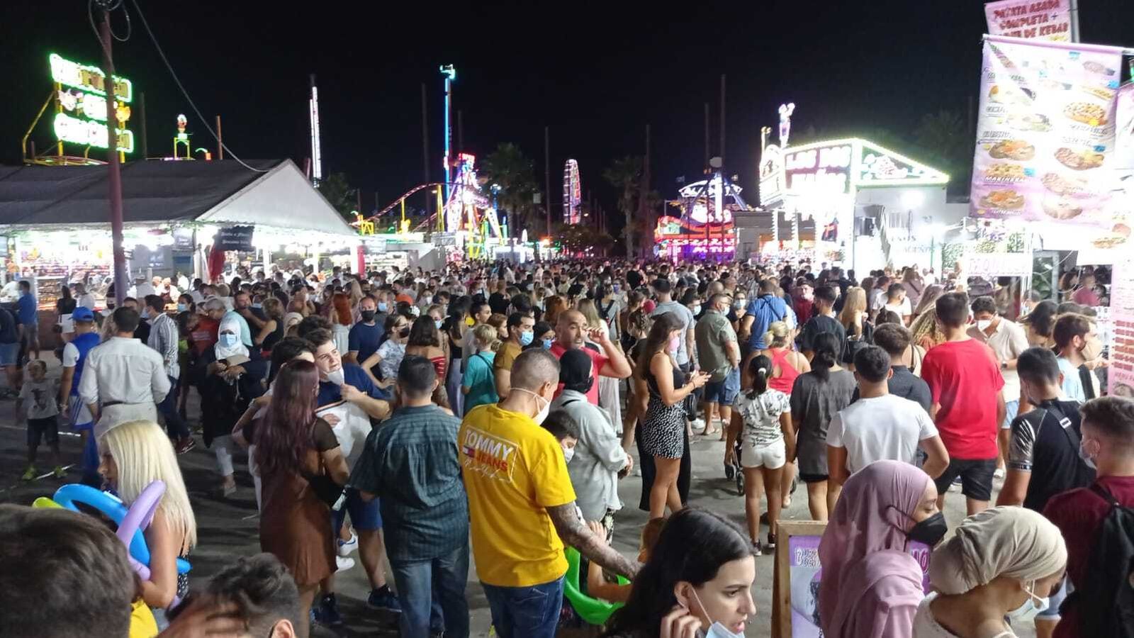 El recinto ferial de Almería estaba abarrotado este pasado viernes a las 22.50 horas.