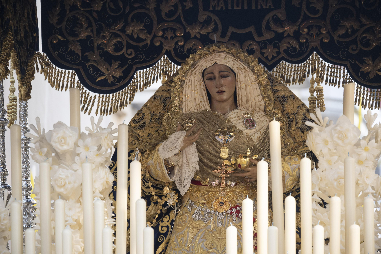 Las mejores imágenes de la procesión de la Amargura Coronada