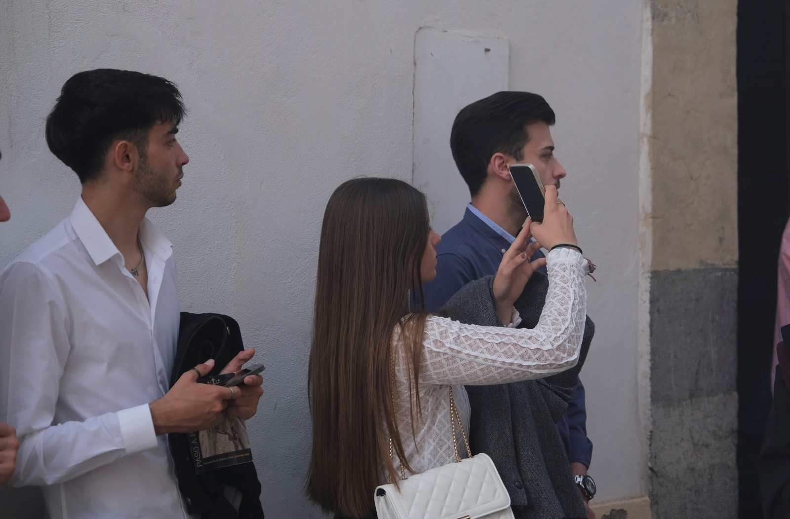 Martes Santo en Córdoba: la procesión de la Universitaria, en imágenes