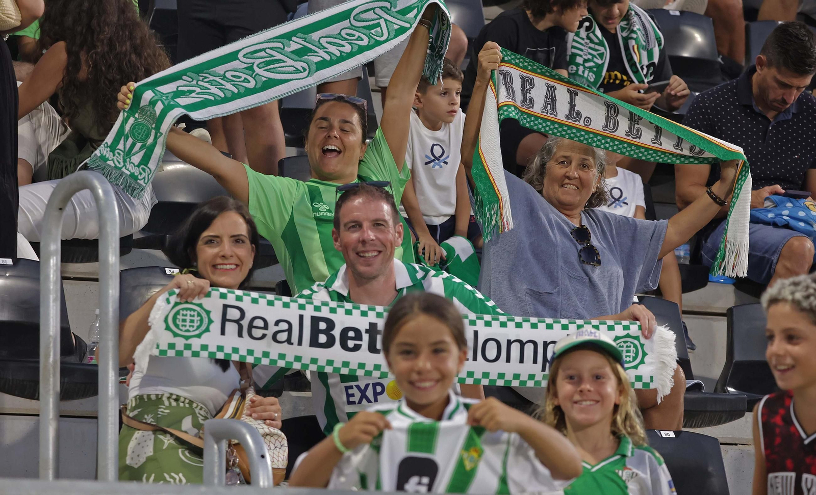 Búscate durante el Betis - Cádiz