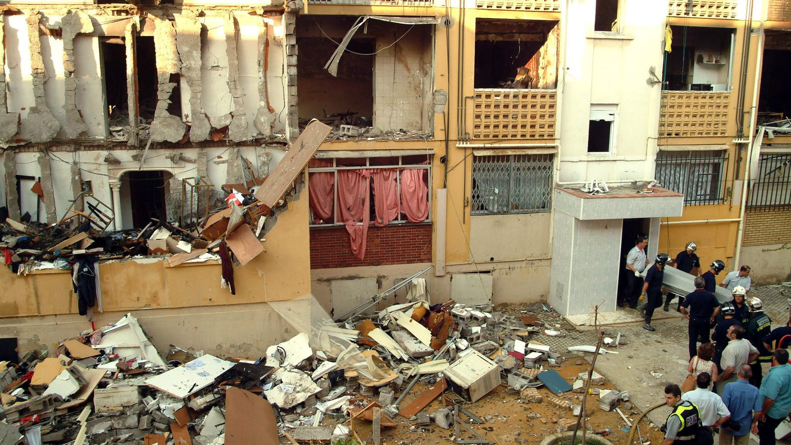 Estado en el que quedó el bloque de Las Letanías tras la explosión.