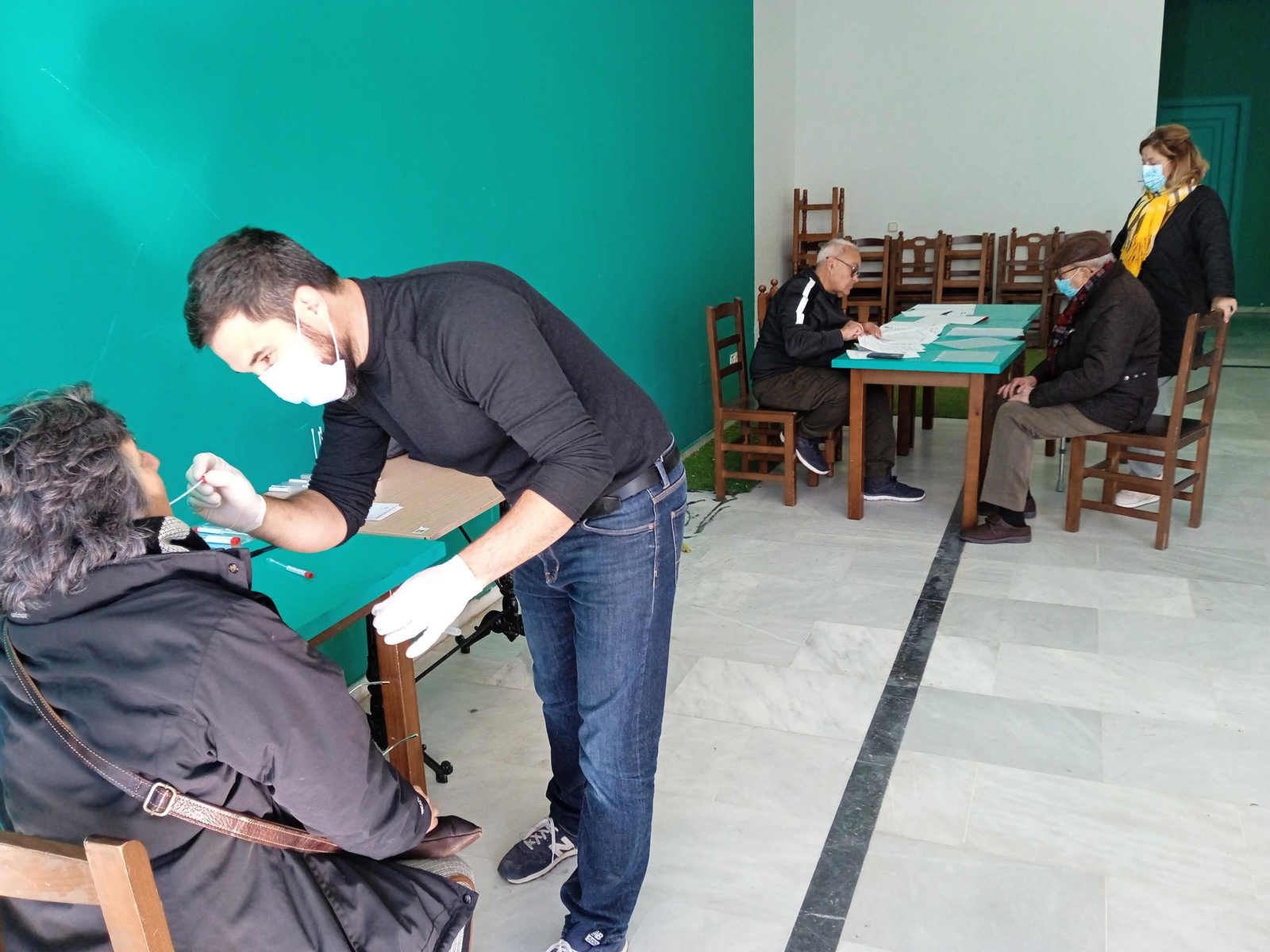 Toma de muestras de ADN para la búsqueda de familiares desaparecidos.