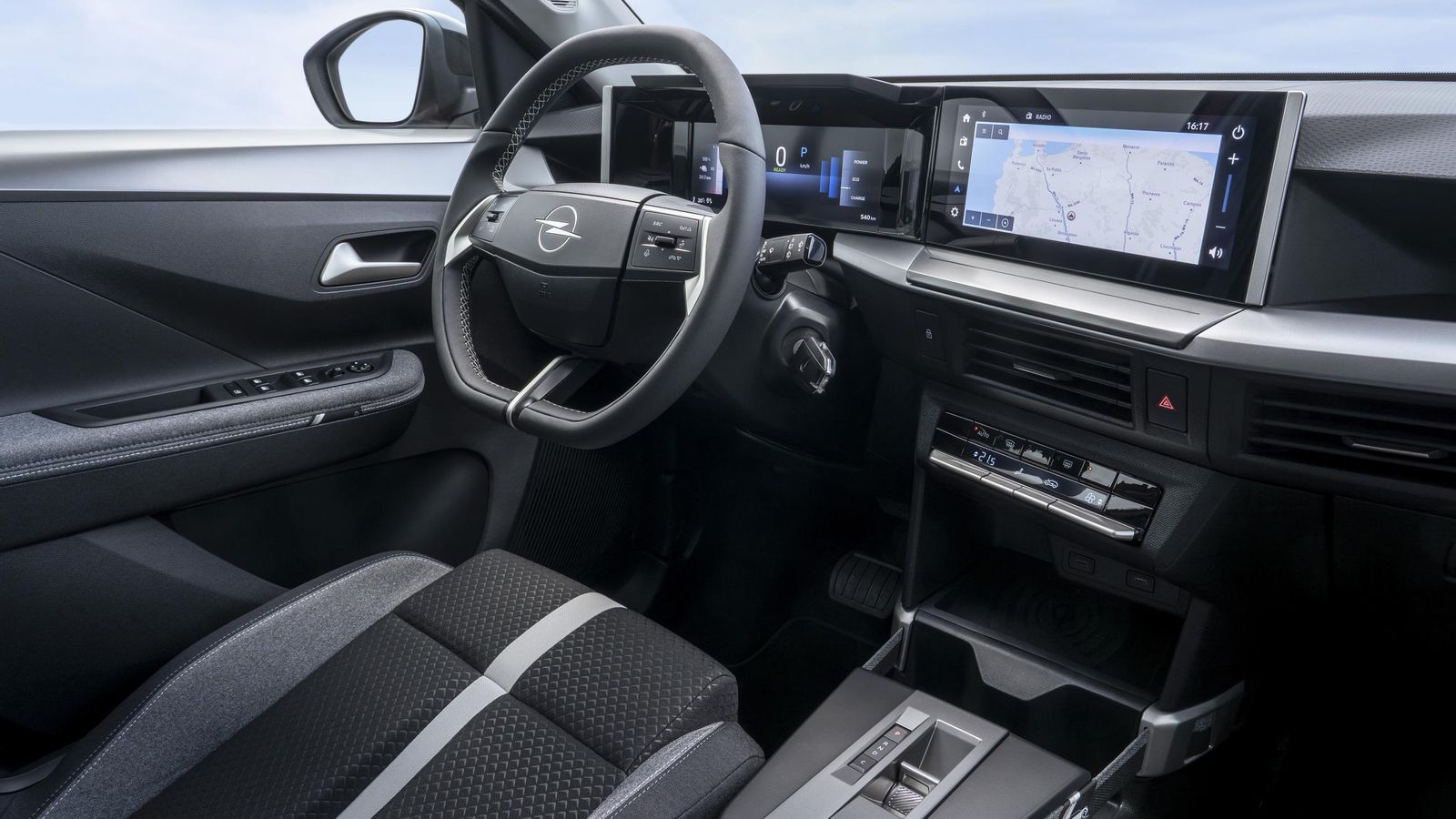 Fundamentalmente es la pantalla mutlimedia la que permite identificar rápidamente el nivel de acabado del Frontera. Si cuenta con ella, es el GS.