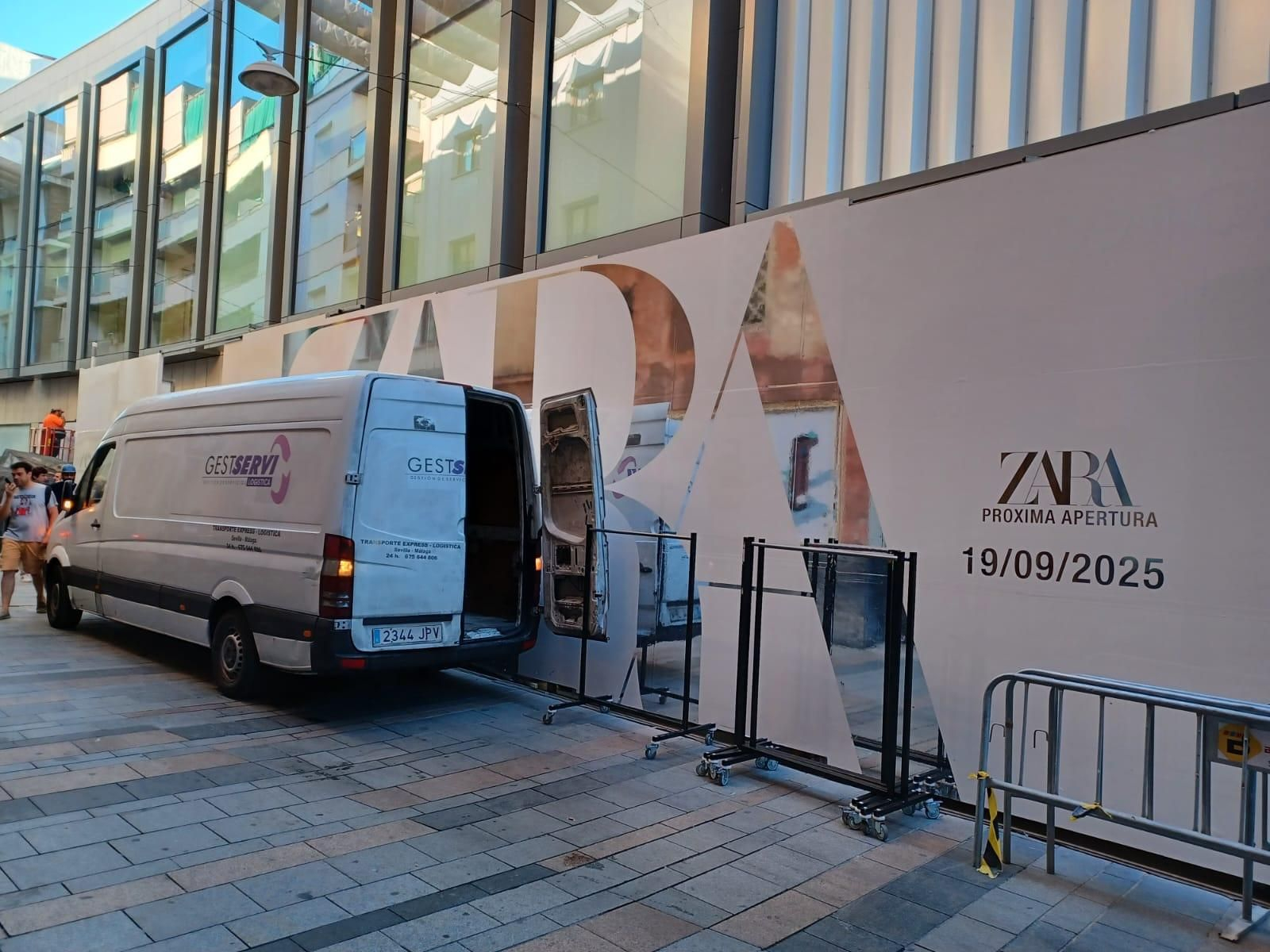 Zara ya anuncia la fecha de apertura de su nueva tienda en la calle Jesús y María de Córdoba.