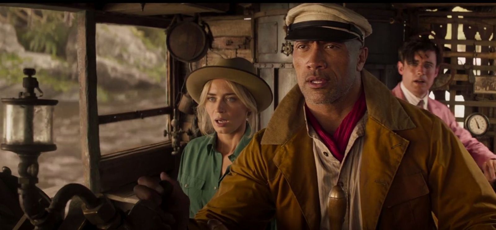 Emily Blunt y Dwayne Johnson, mucha aventura y poca química romántica.