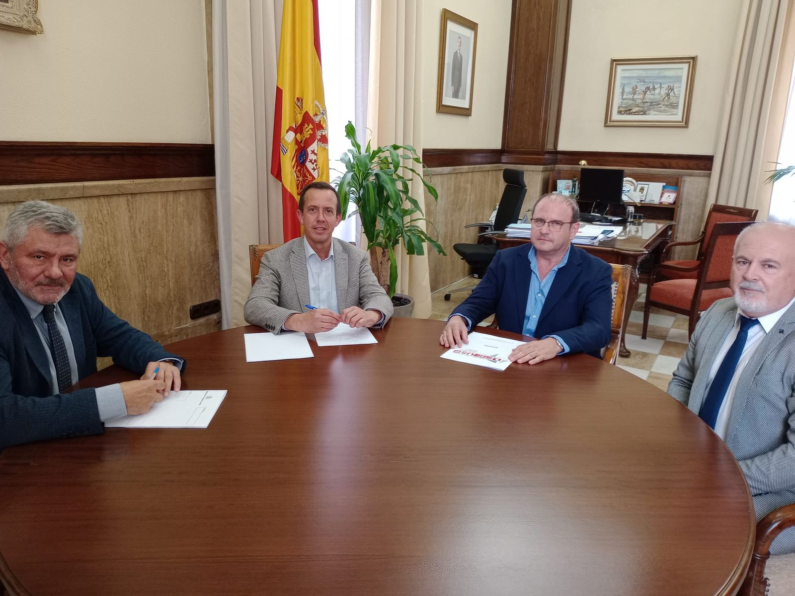 Reunión con el subdelegado.