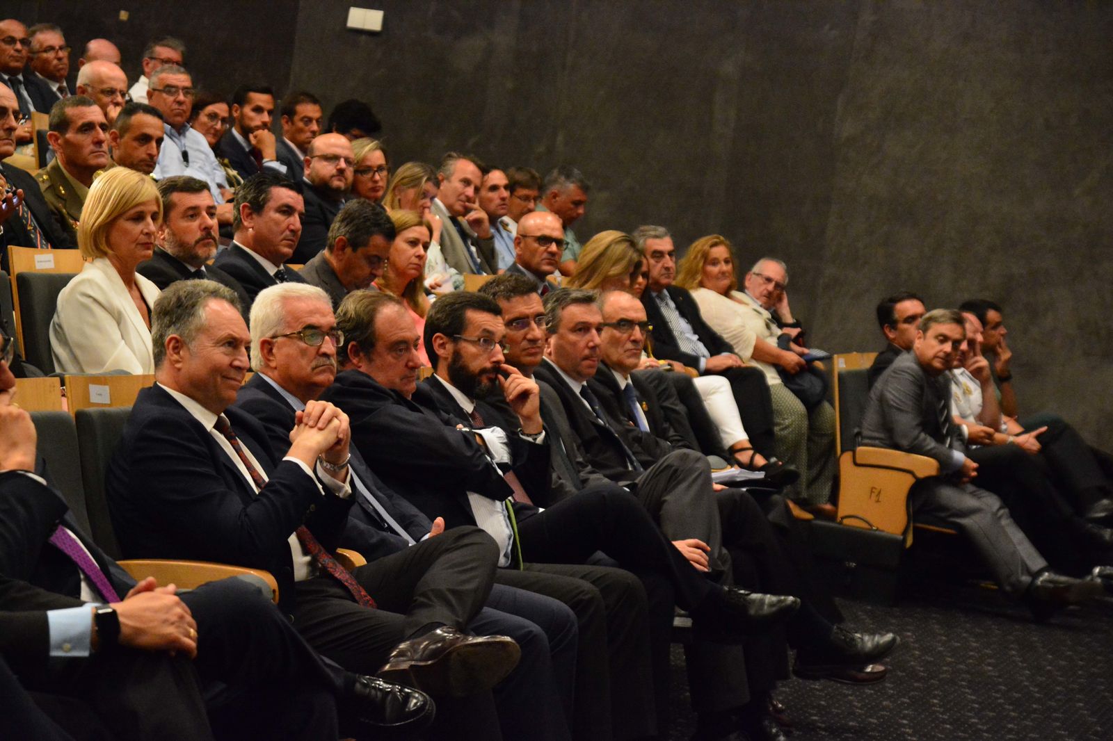 Las imágenes del ministro Alfonso Dastis en el Foro Joly