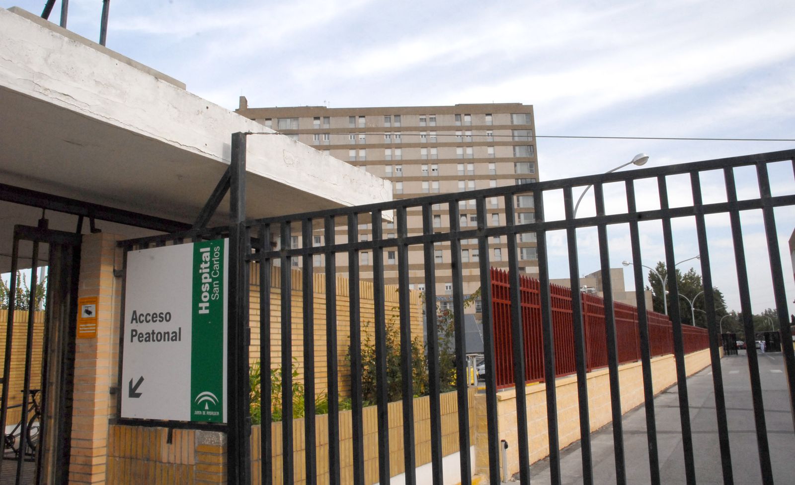Hospital de San Carlos, donde se han atendido al grueso de los pacientes afectados por el brote de salmonelosis.