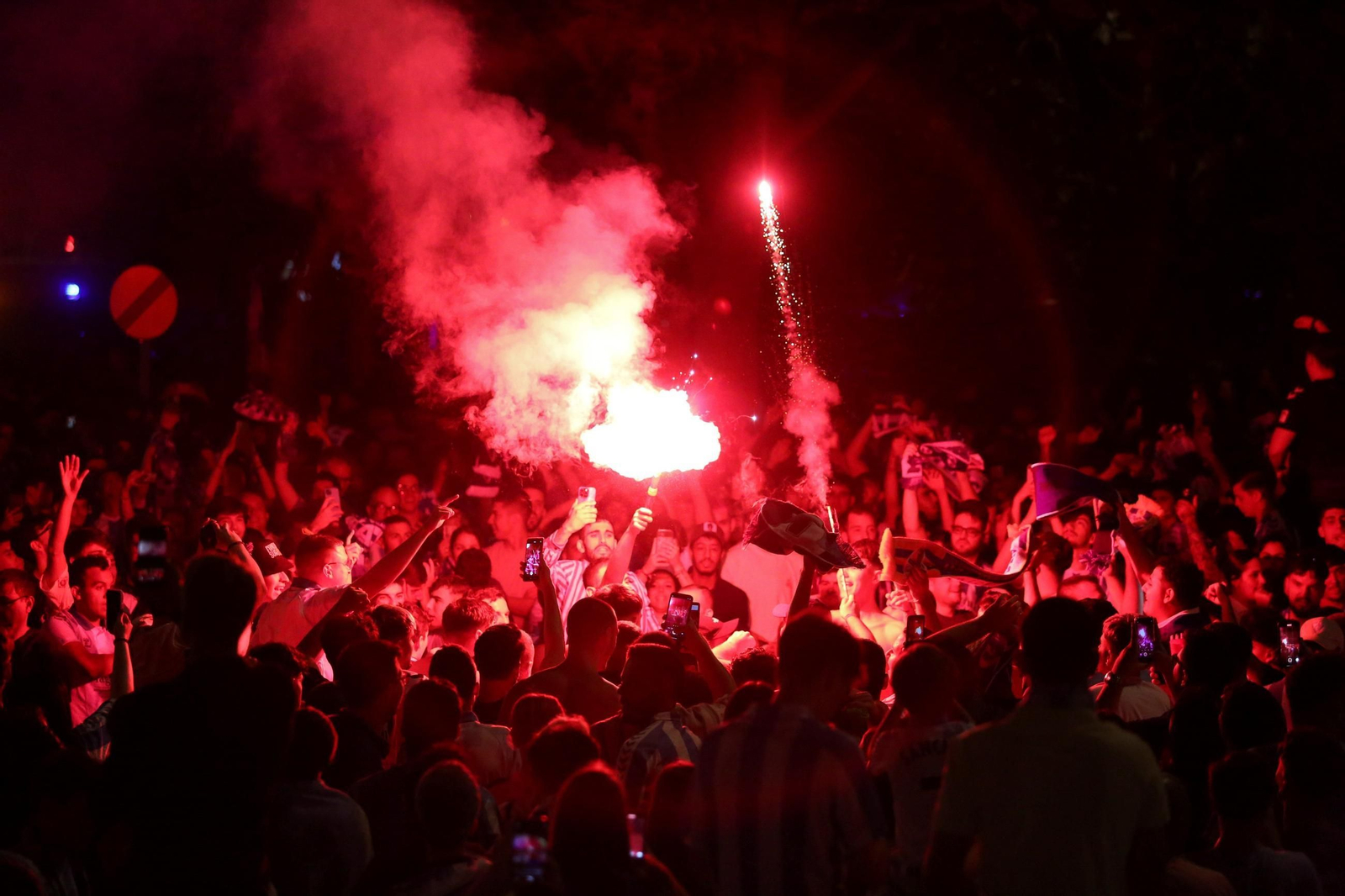 Así fue la locura del ascenso del Málaga CF en Tarragona