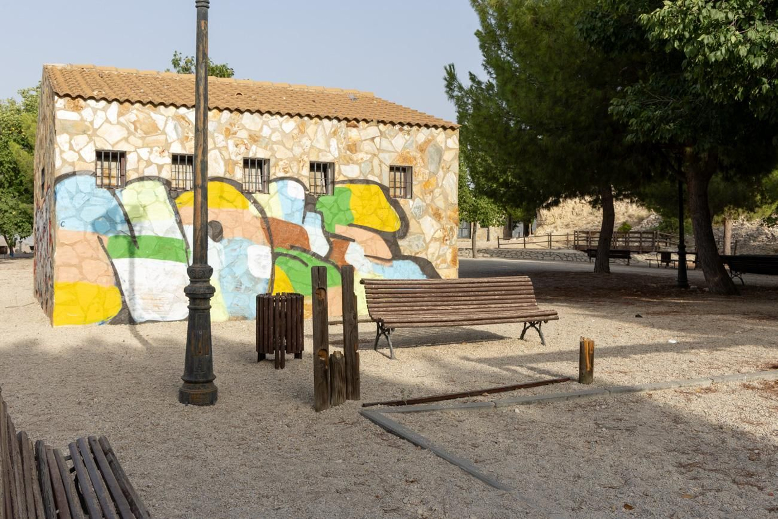 Estado de abandono del parque del Cerro de las Canteras