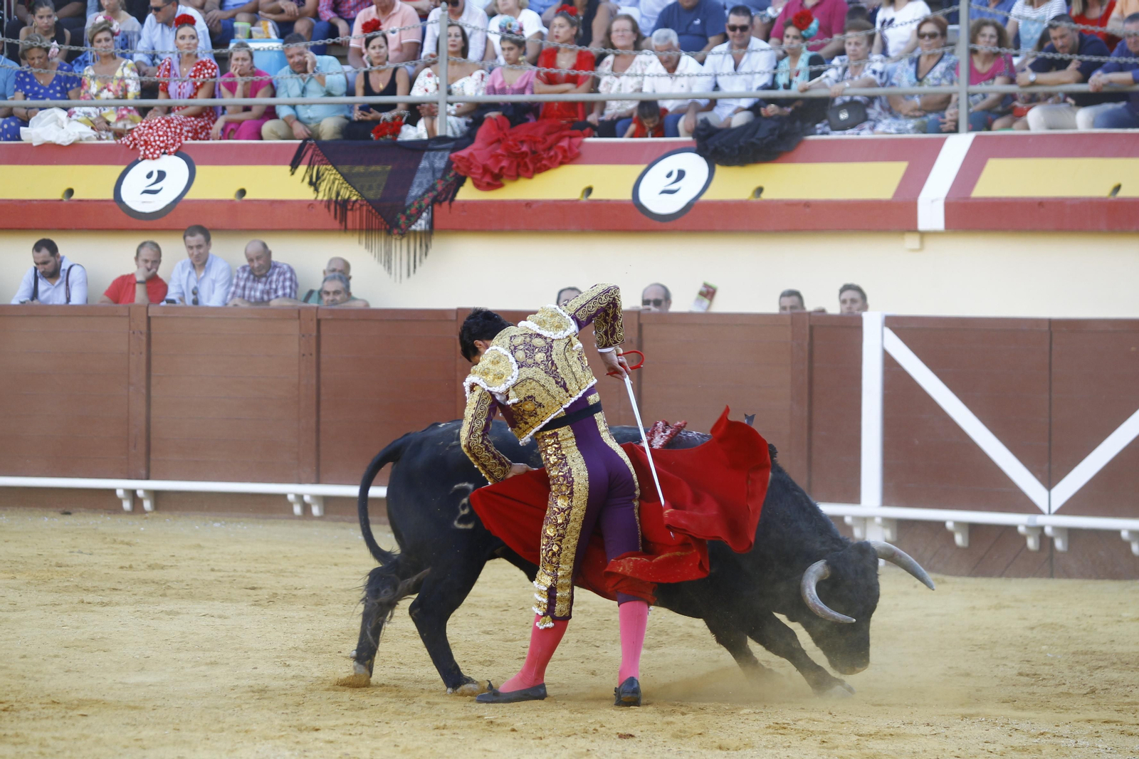 Imágenes de la corrida de toros de la Feria de Vera, con Morante de la Puebla, Emilio de Justo y Pablo Aguado