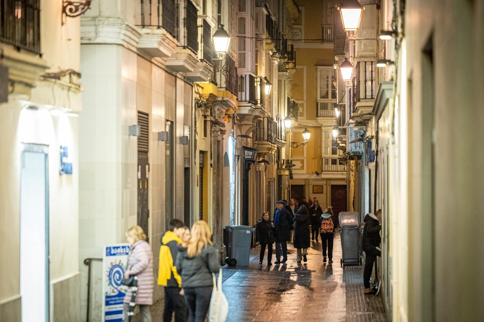 Las luces de Navidad en Cádiz, en imágenes