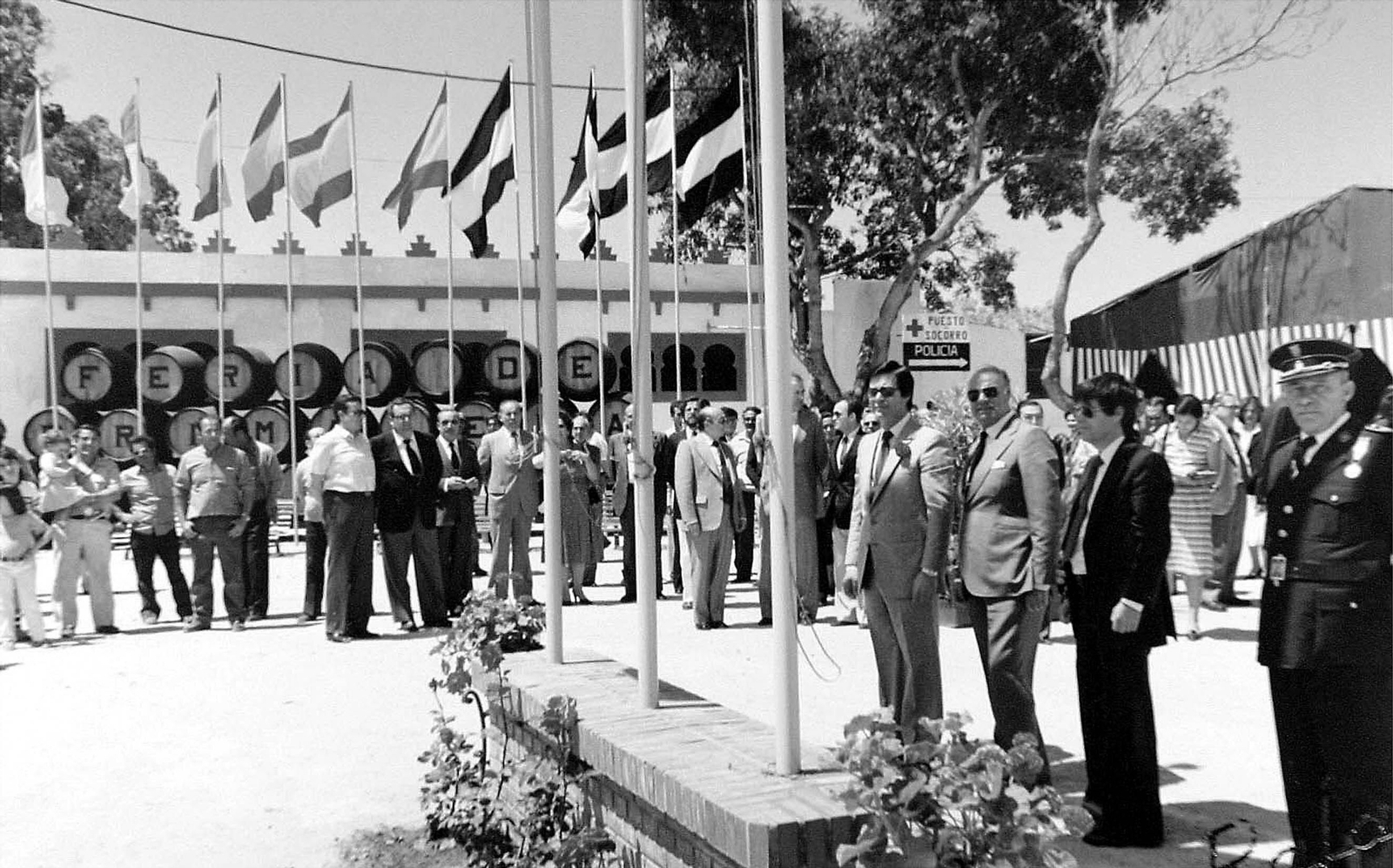 Una imagen de la inauguración oficial del recinto de Las Banderas, en 1981, siendo alcalde Antonio Álvarez.
