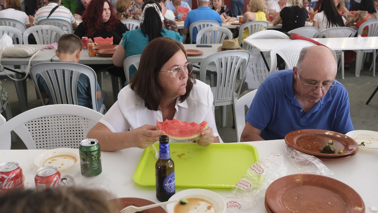 Imágenes de la degustación de huevos fritos con chorizo, en las Fiestas de Santa María del Águila