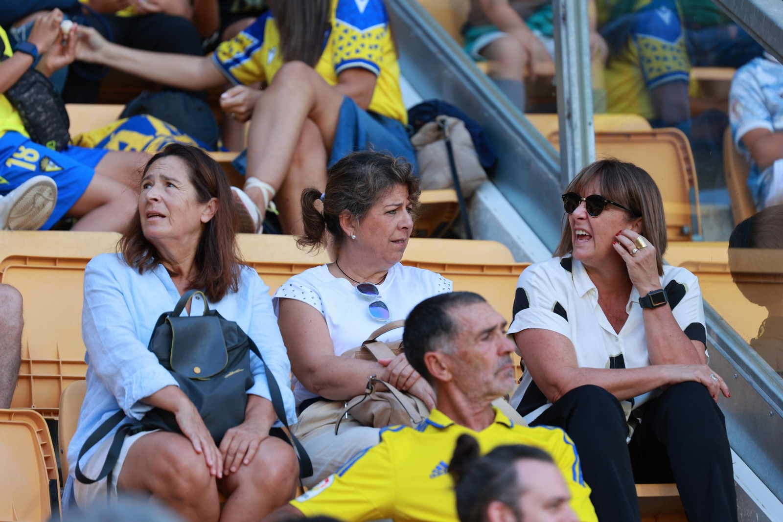 Búscate entre las fotos del partido de fútbol Cádiz CF - CD Eldense