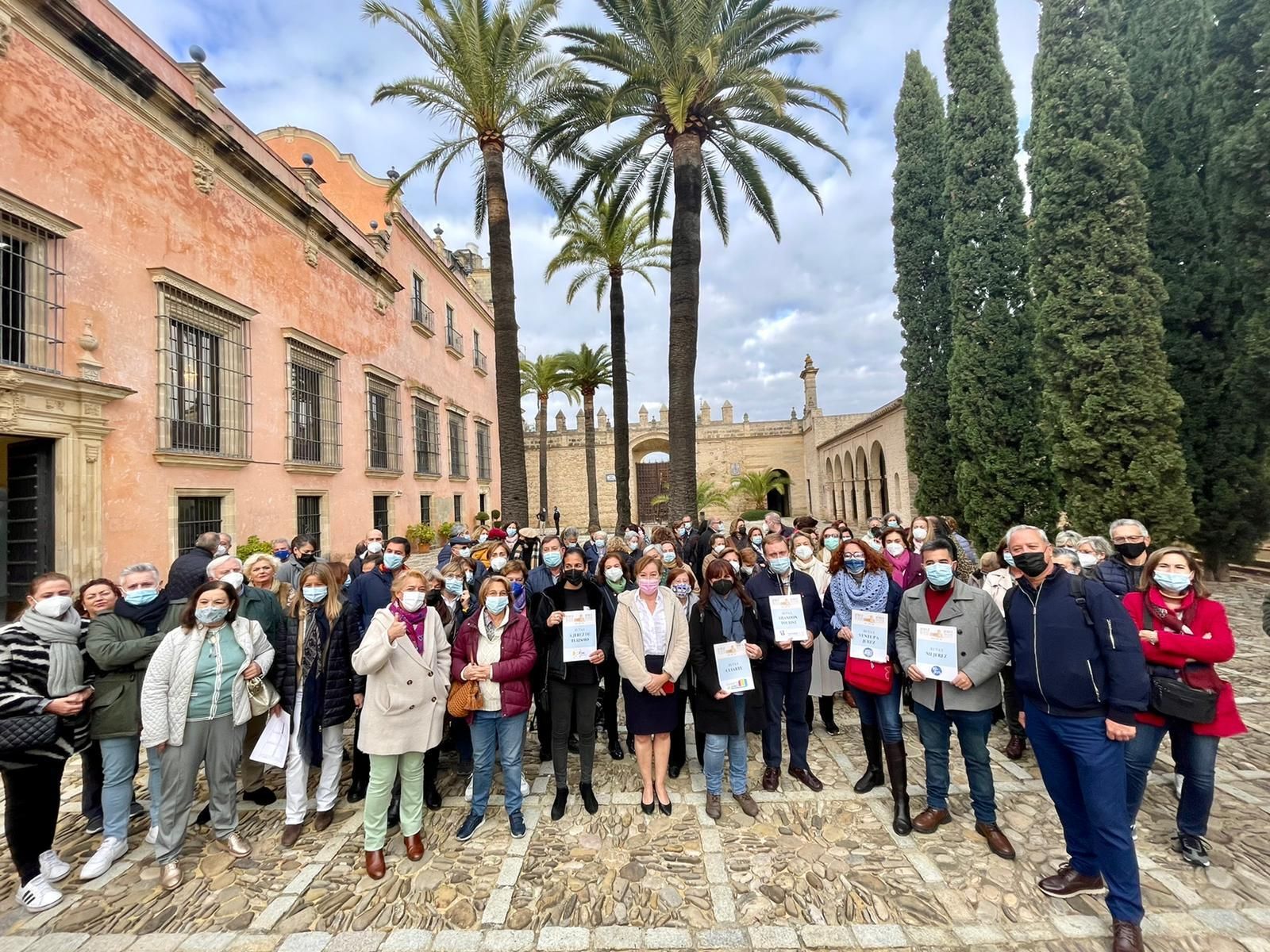 Presentación del mapa turístico 'De plaza en plaza, intramuros' en el Alcázar.