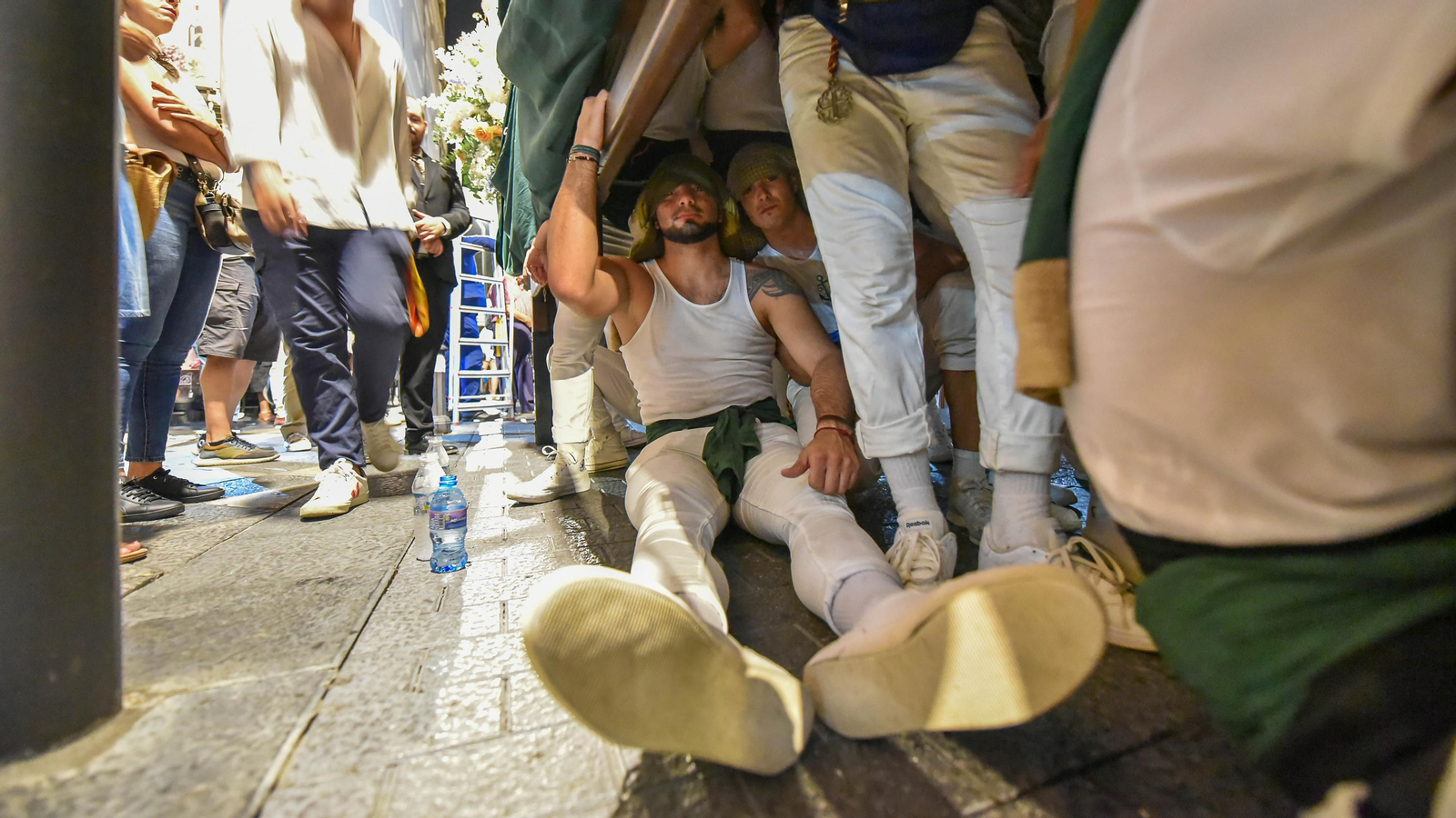 La Magna Mariana de Algeciras por la calle Convento, en imagenes