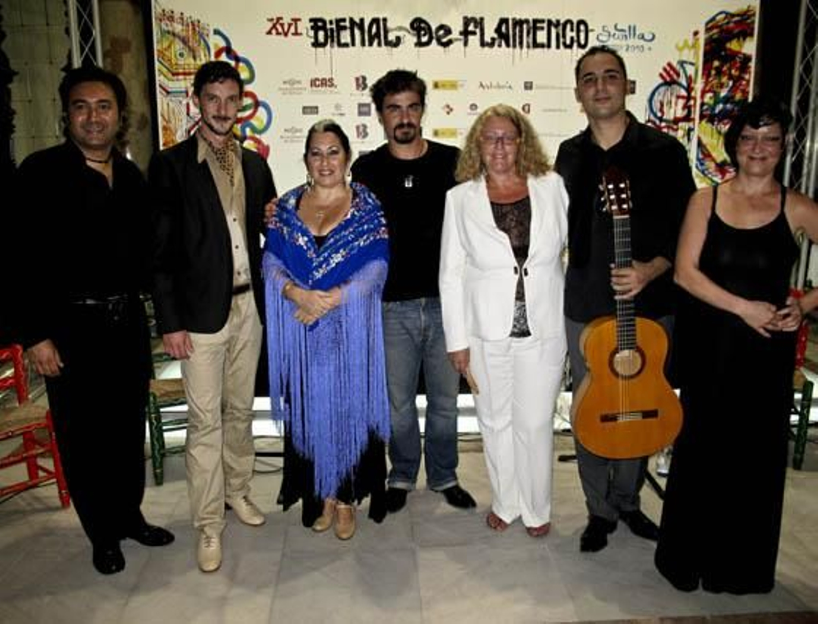 Óscar Guzmán (guitarra), Víctor Bravo (baile), Natalia Marín (cante), Joaquín Calderón (violín),  Álvaro Gómez Mulero (guitarra) y María José Roquero (narración), del equipo de ‘Cata con salero’, con Eva Cepero.

Foto: Victoria Ramírez