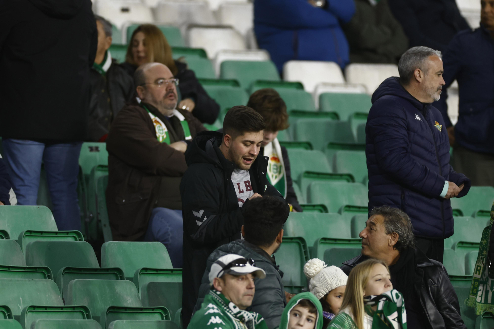 Búscate en las fotos del Betis-Osasuna