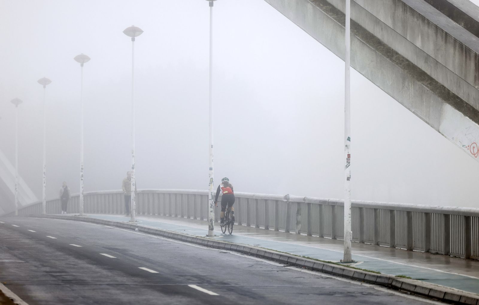 Las imágenes de la niebla en Sevilla