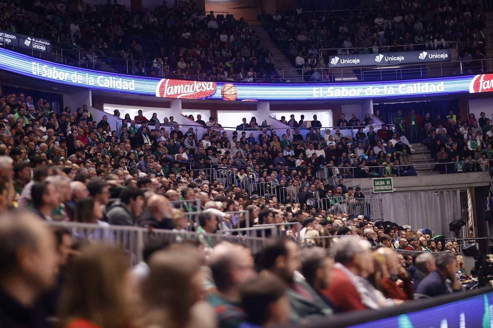 Búscate en las gradas del Carpena durante el Unicaja - Baskonia