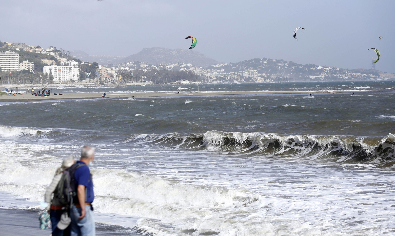 Fotos del temporal de viento levante en Málaga