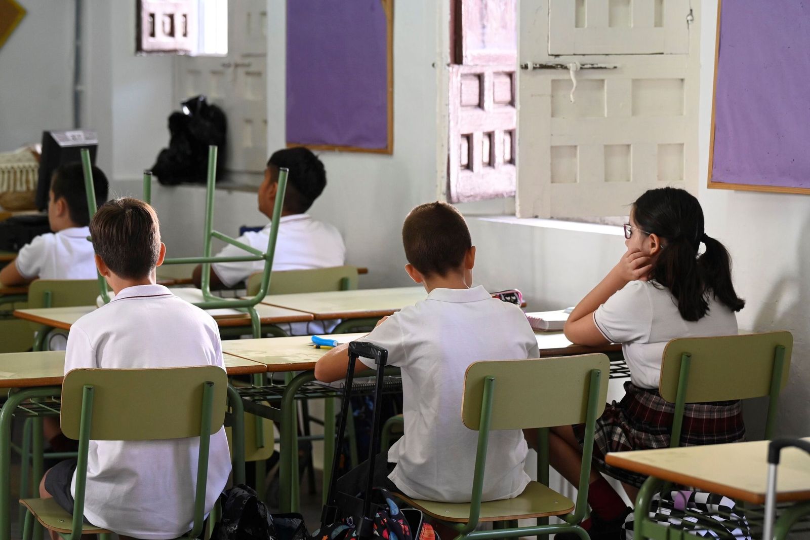 Alumnos de un colegio de Córdoba el primer día del curso escolar.