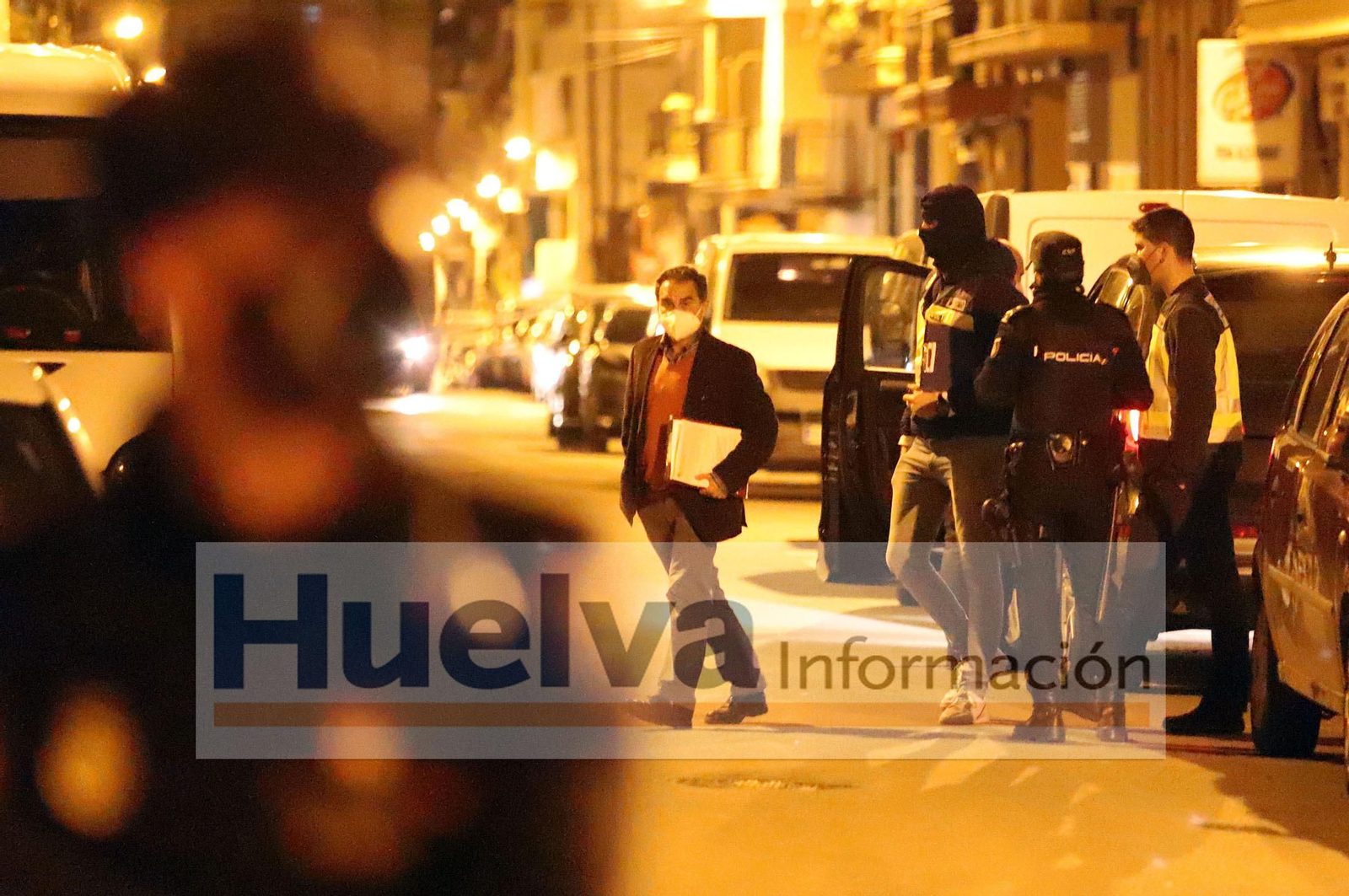 Imágenes de la intervención de la Policía Nacional al desmantelar un almacén de droga en la calle Nicolás Orta