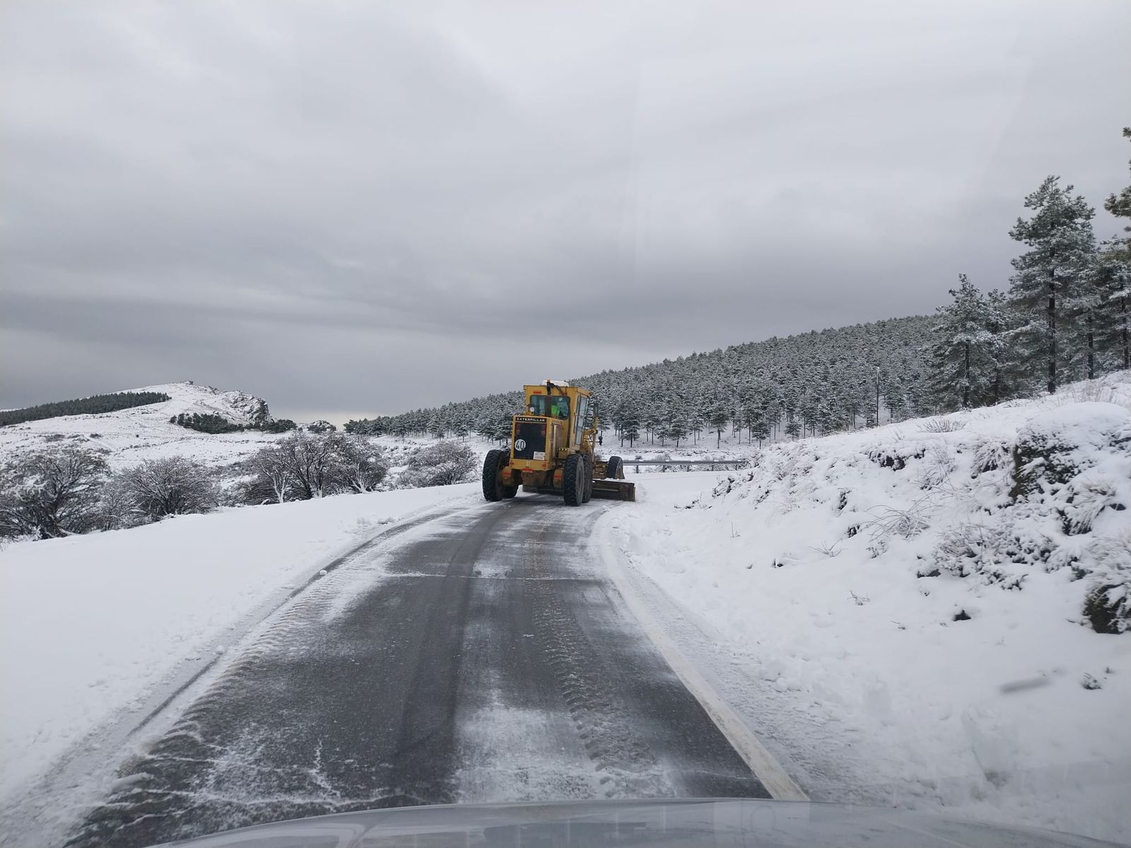 La nivele y el hielo obligan a cerrar carreteras en la provincia de Almería.