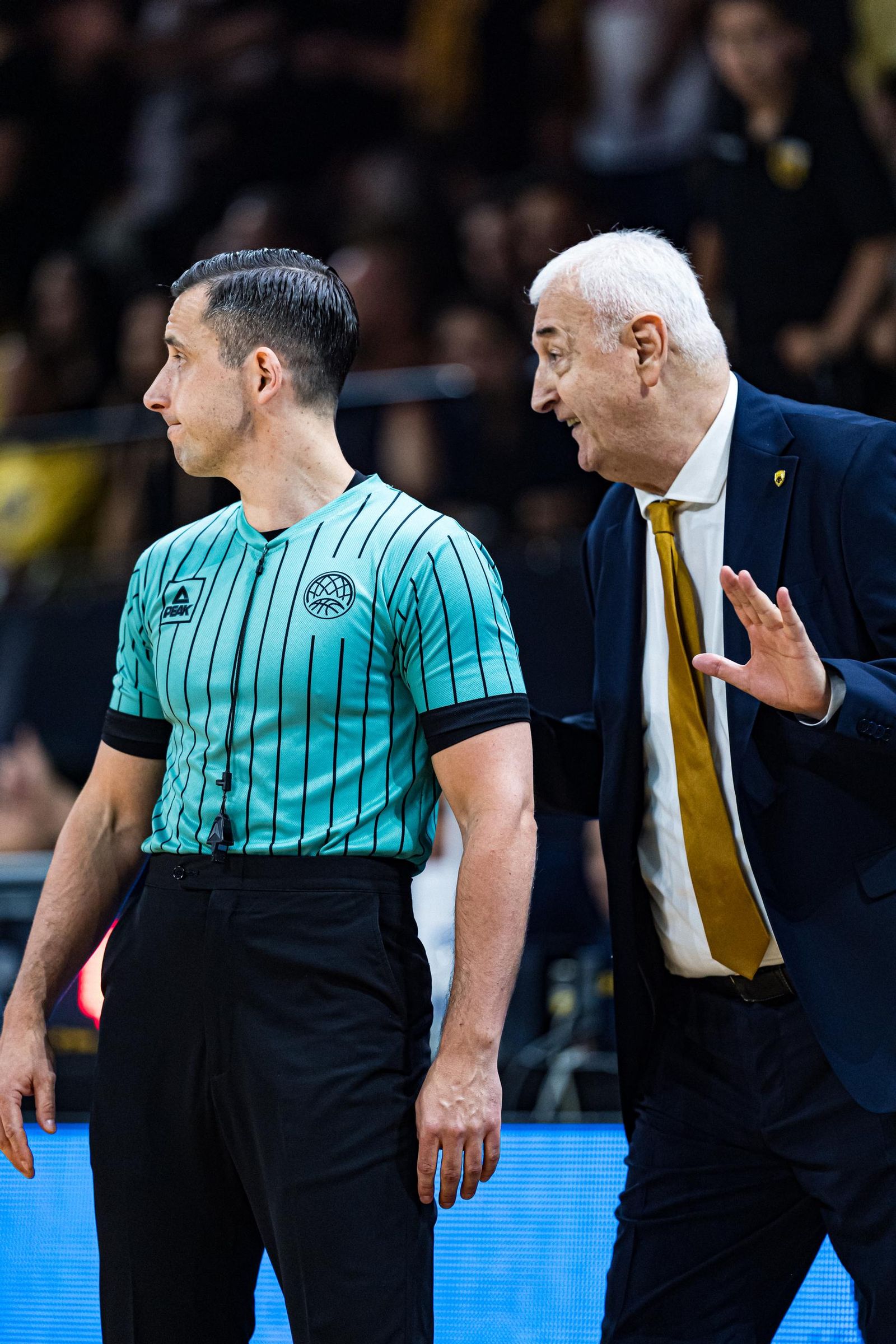 El AEK remonta y le quita al Tenerife el tercer puesto (77-73)