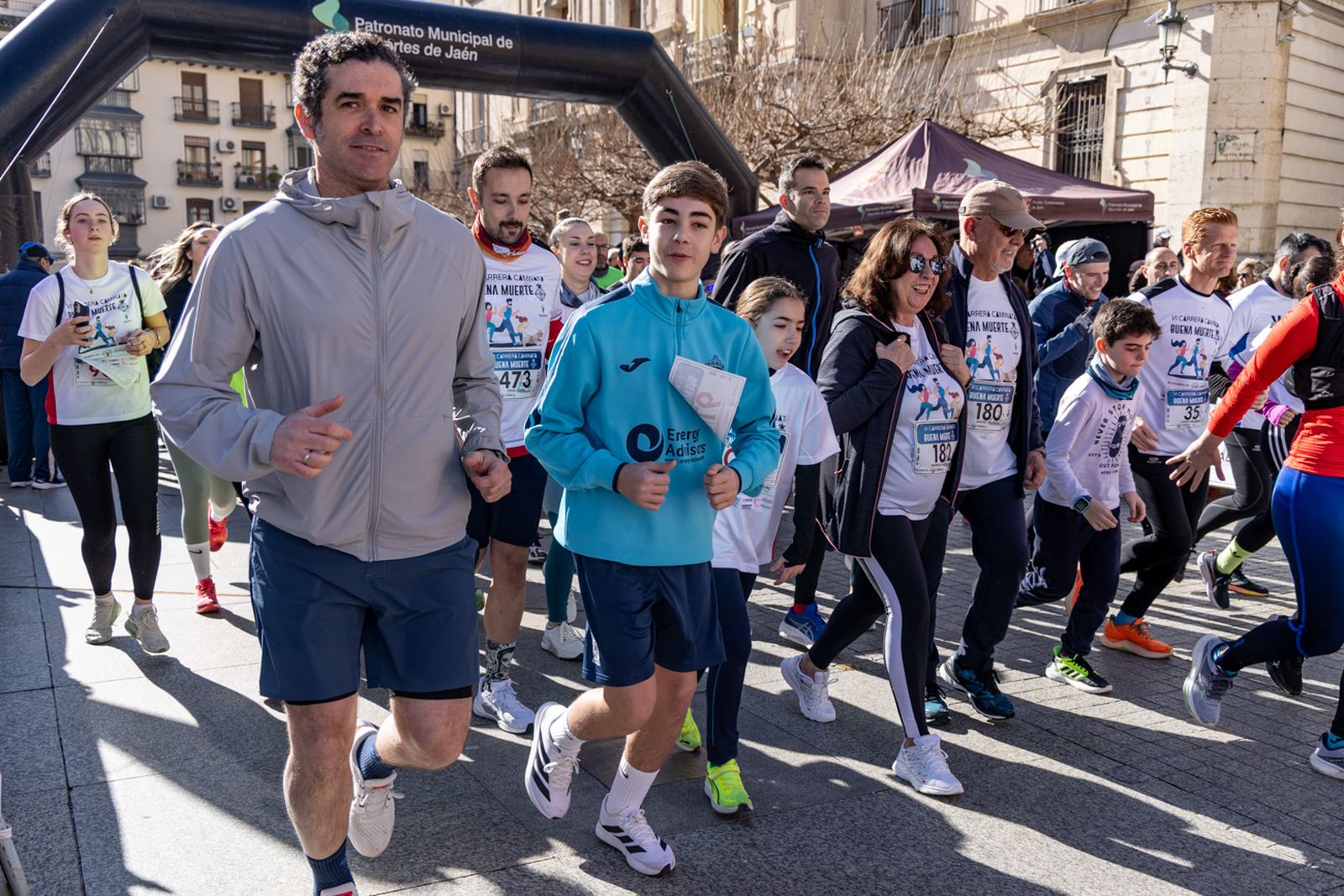 En imágenes: deporte y solidaridad se dan la mano en la VI Carrera-Caminata de la Hermandad de la Buena Muerte (1)