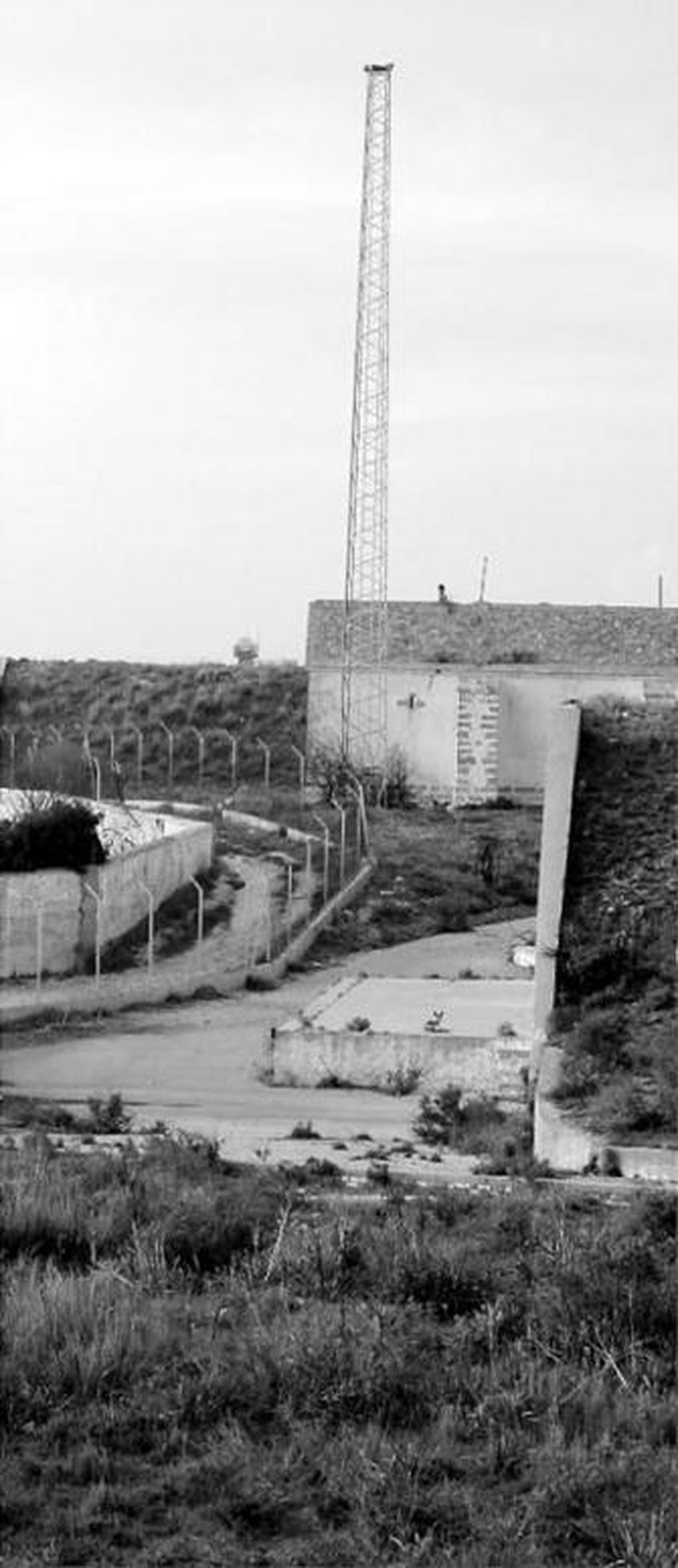 Imagen de los antiguos polvorines de Fadricas.