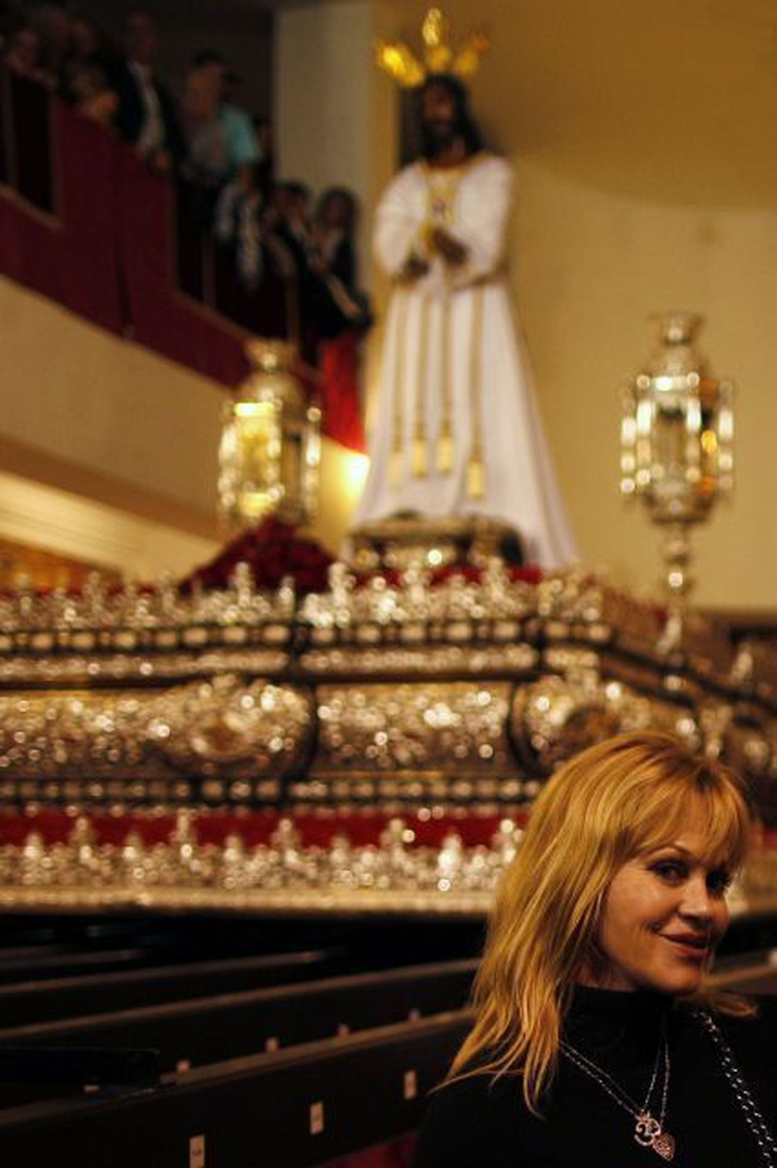 Melanie se sigue emocionando con la Semana Santa de Málaga
