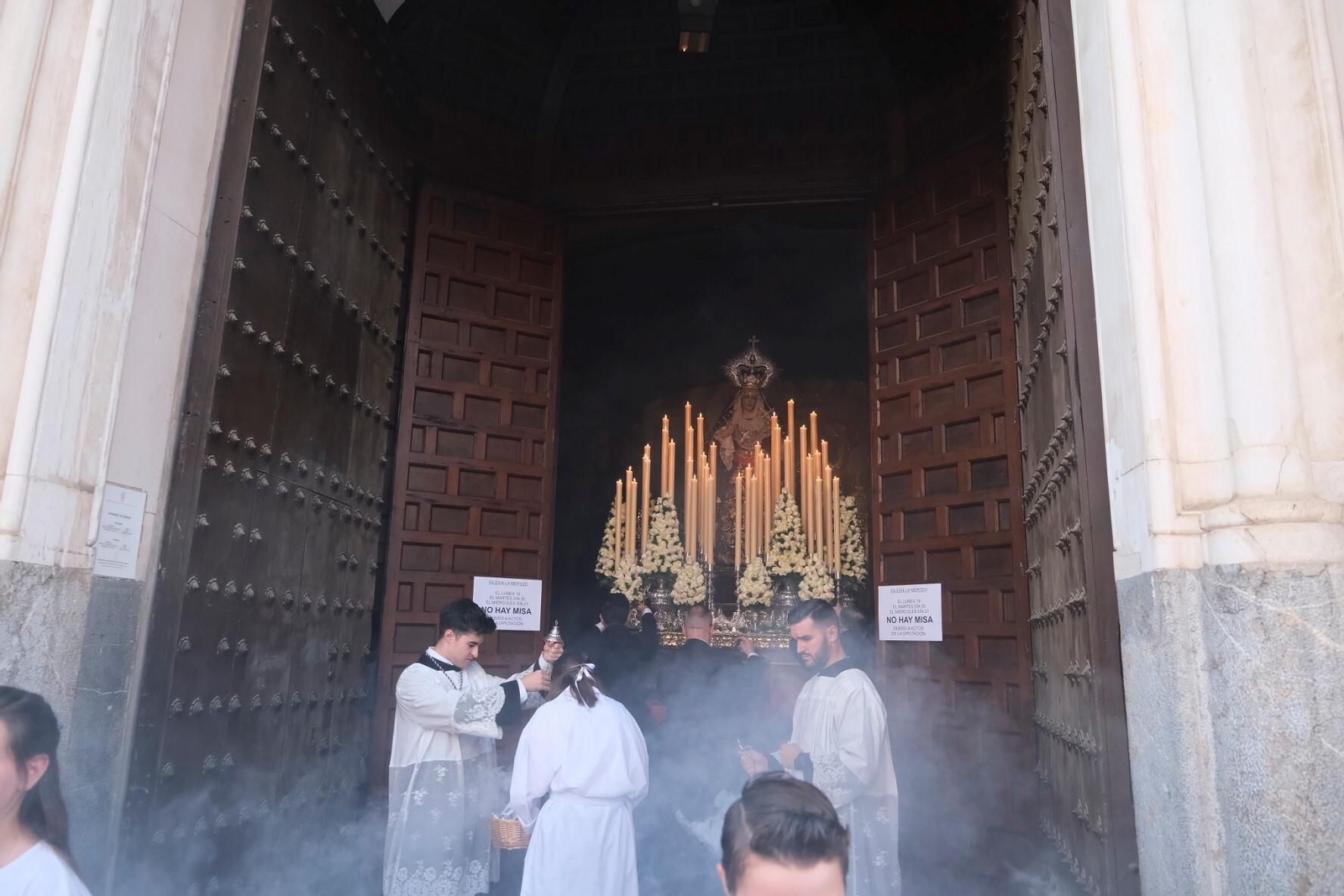 La procesión extraordinaria de la Quinta Angustia en Córdoba, en imágenes