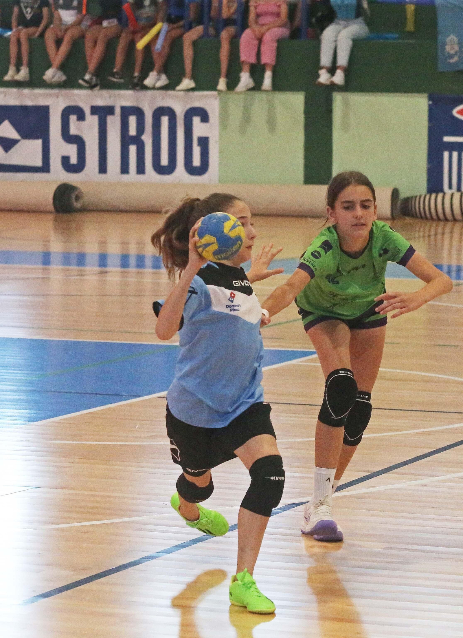 Fotos de la jornada inaugural del CADEBA alevín de balonmano en La Línea