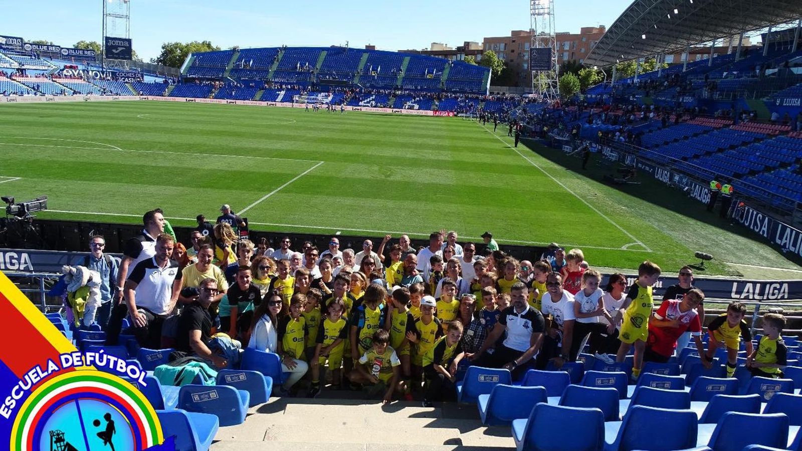 La expedición del CF Ciudad de Linares en su visita al Coliseum de Getafe.